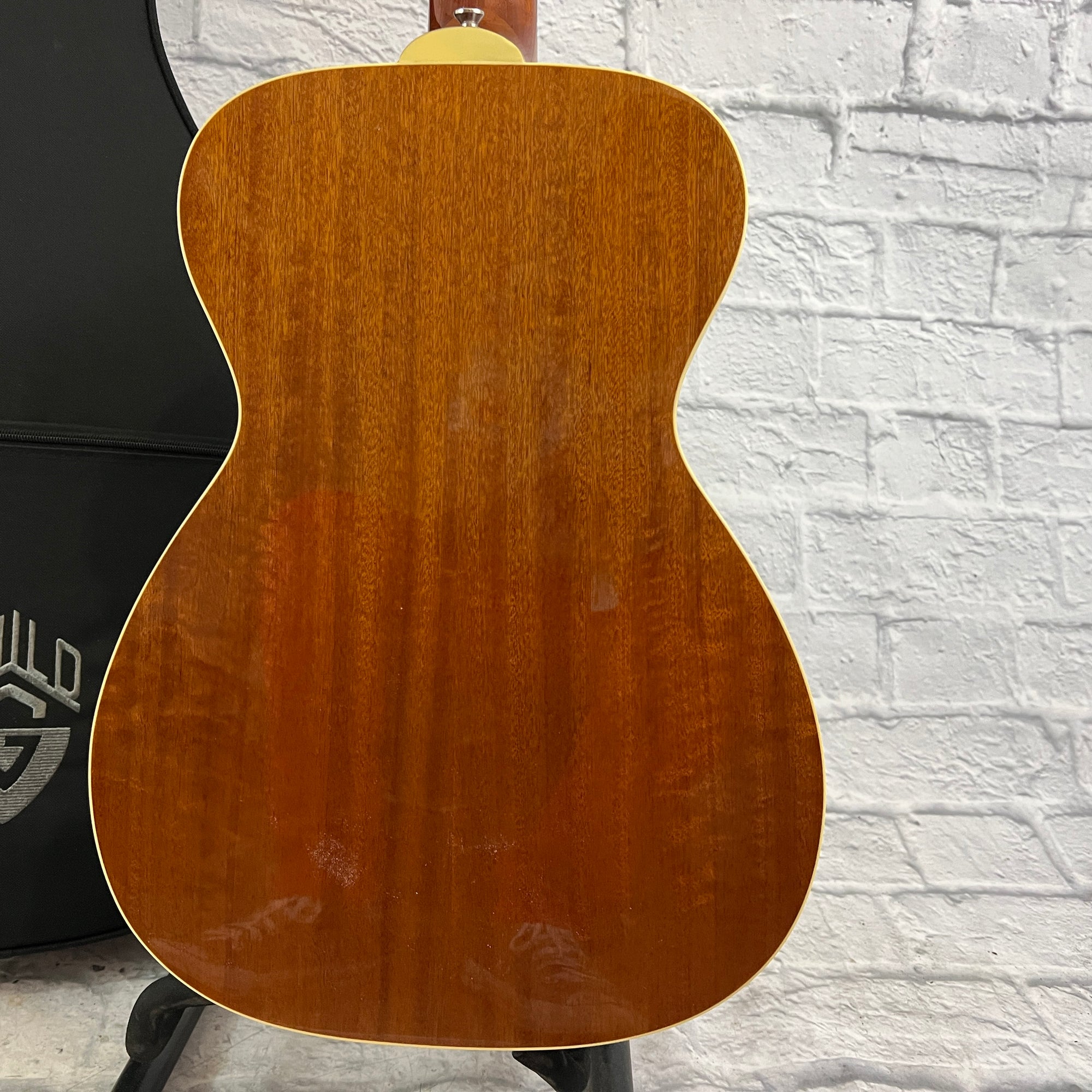 Guild M-140 Parlor Acoustic Guitar w/ Fitted Case