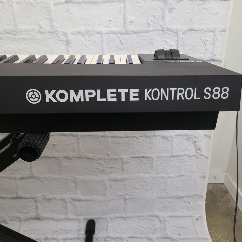 Native Instruments Komplete Kontrol S88 S-Series Smart Keyboard Contro ...