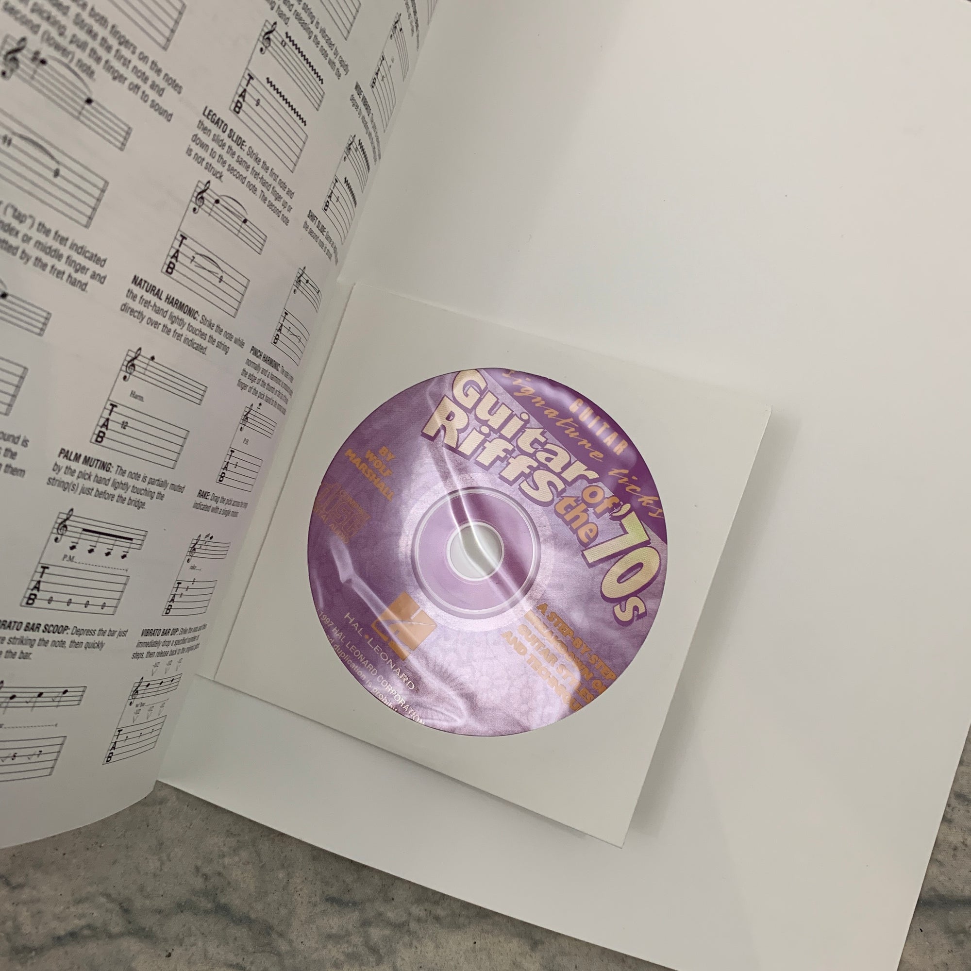 Hal Leonard Guitar Riffs of the 70s with CD