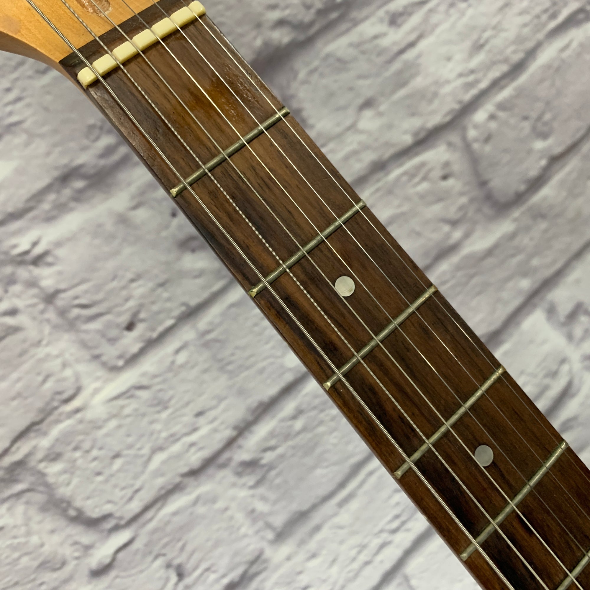 Harmony Model 02813 Electric Guitar White - Evolution Music Harmony Model 02813 Electric Guitar White - Evolution Music