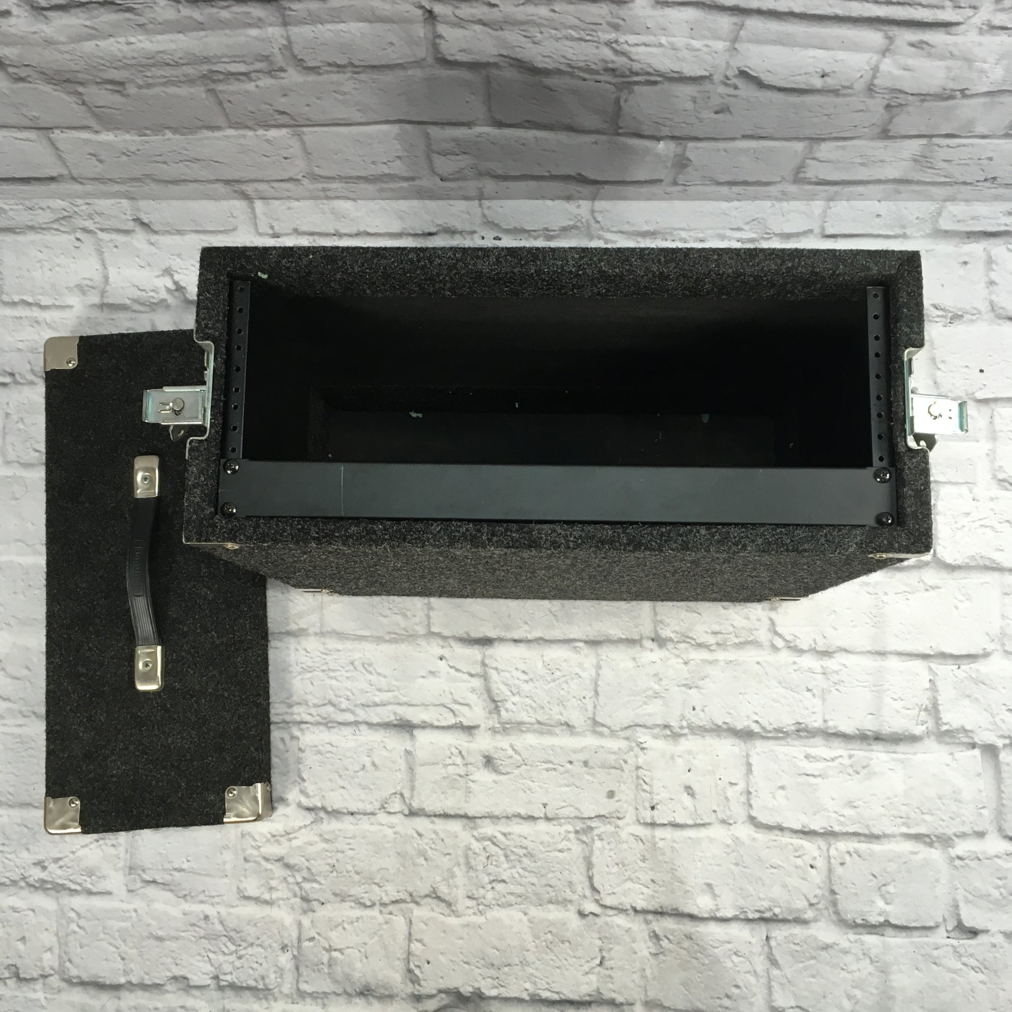 Grundorf 4 Space Carpet Rack Case