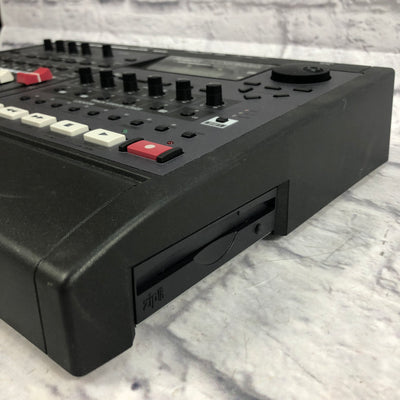 Roland VS-840GX Digital Multitrack Recorder