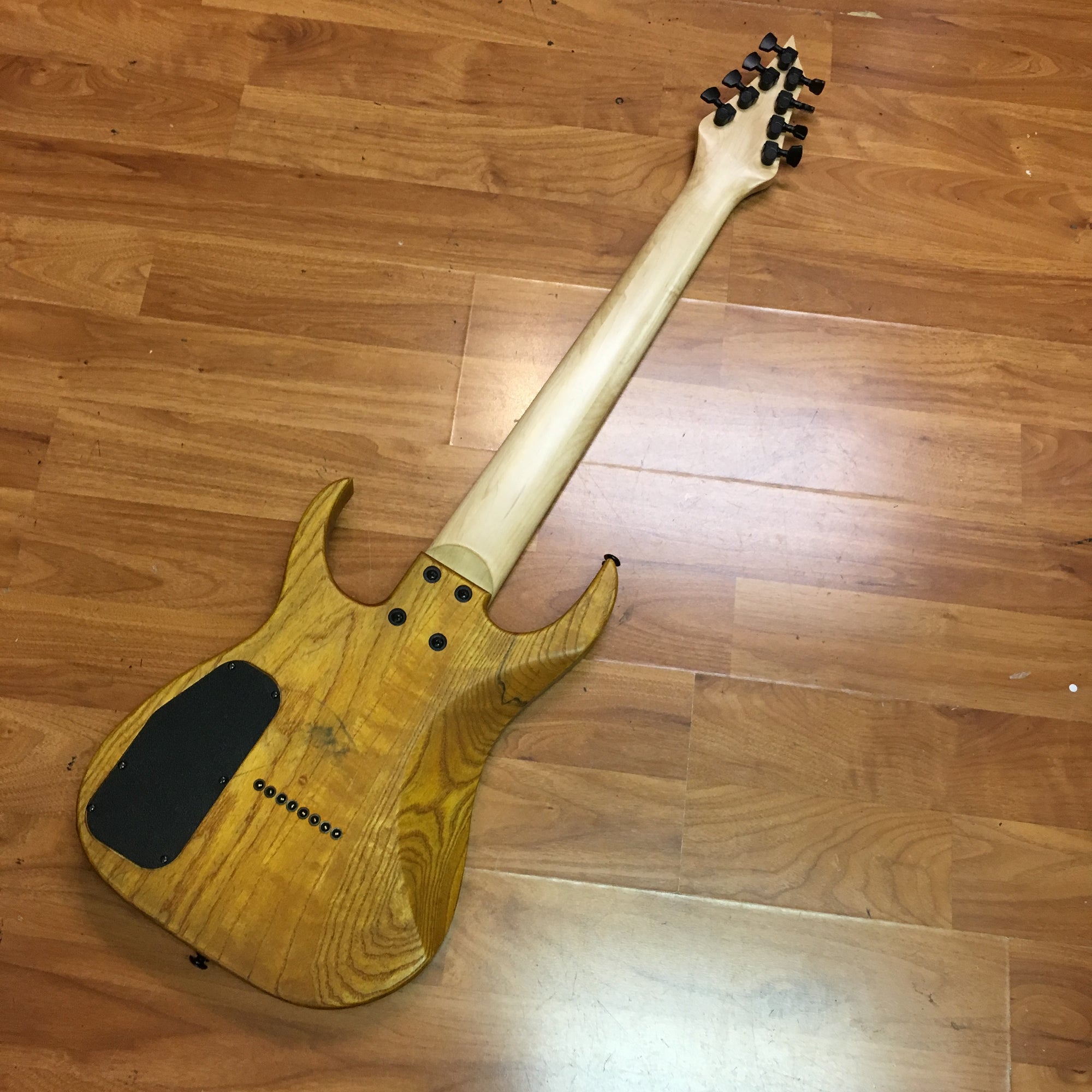 Strictly 7 Cobra 8 string - Evolution Music