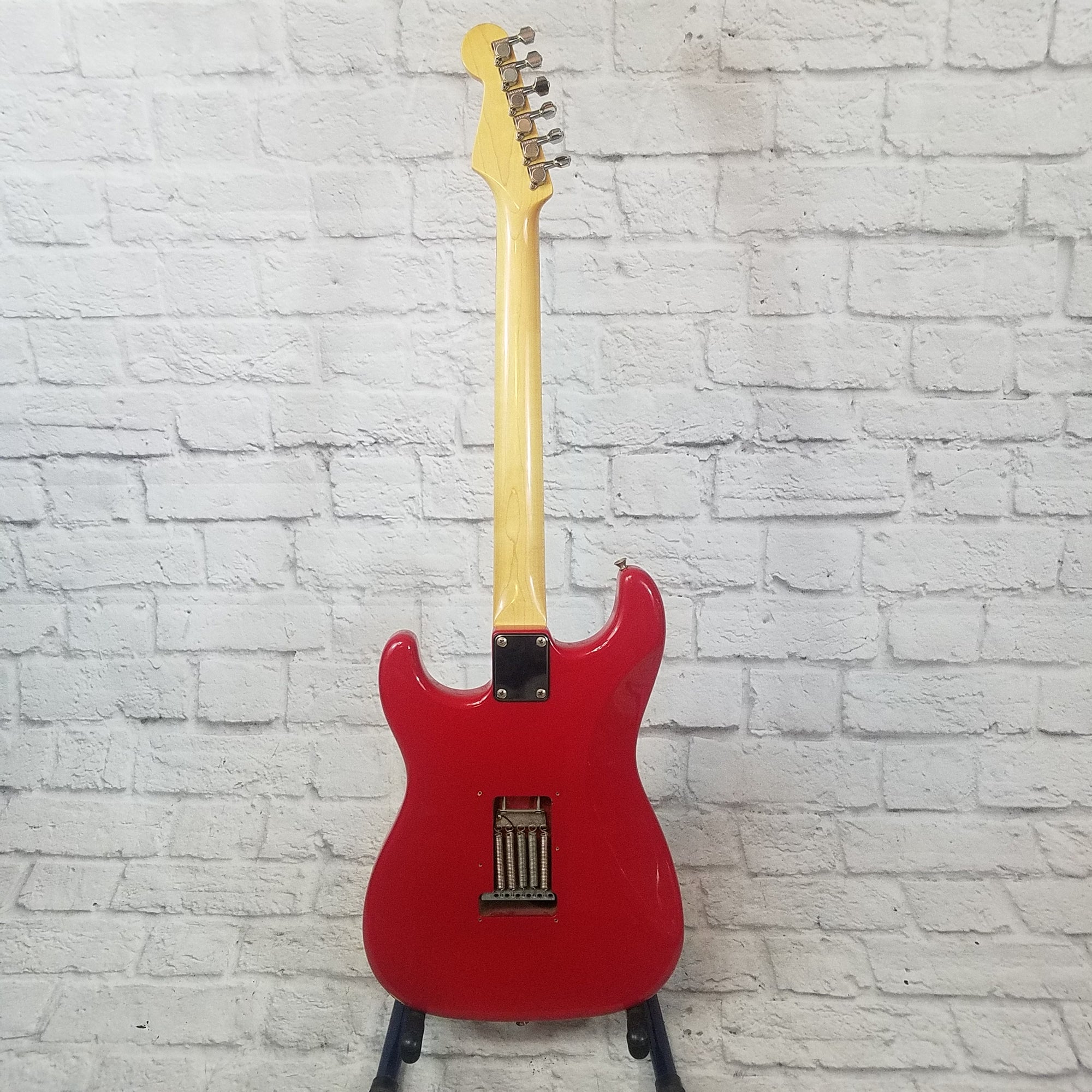 Fender Late 80's Red Stratocaster-Made in Japan - Evolution Music
