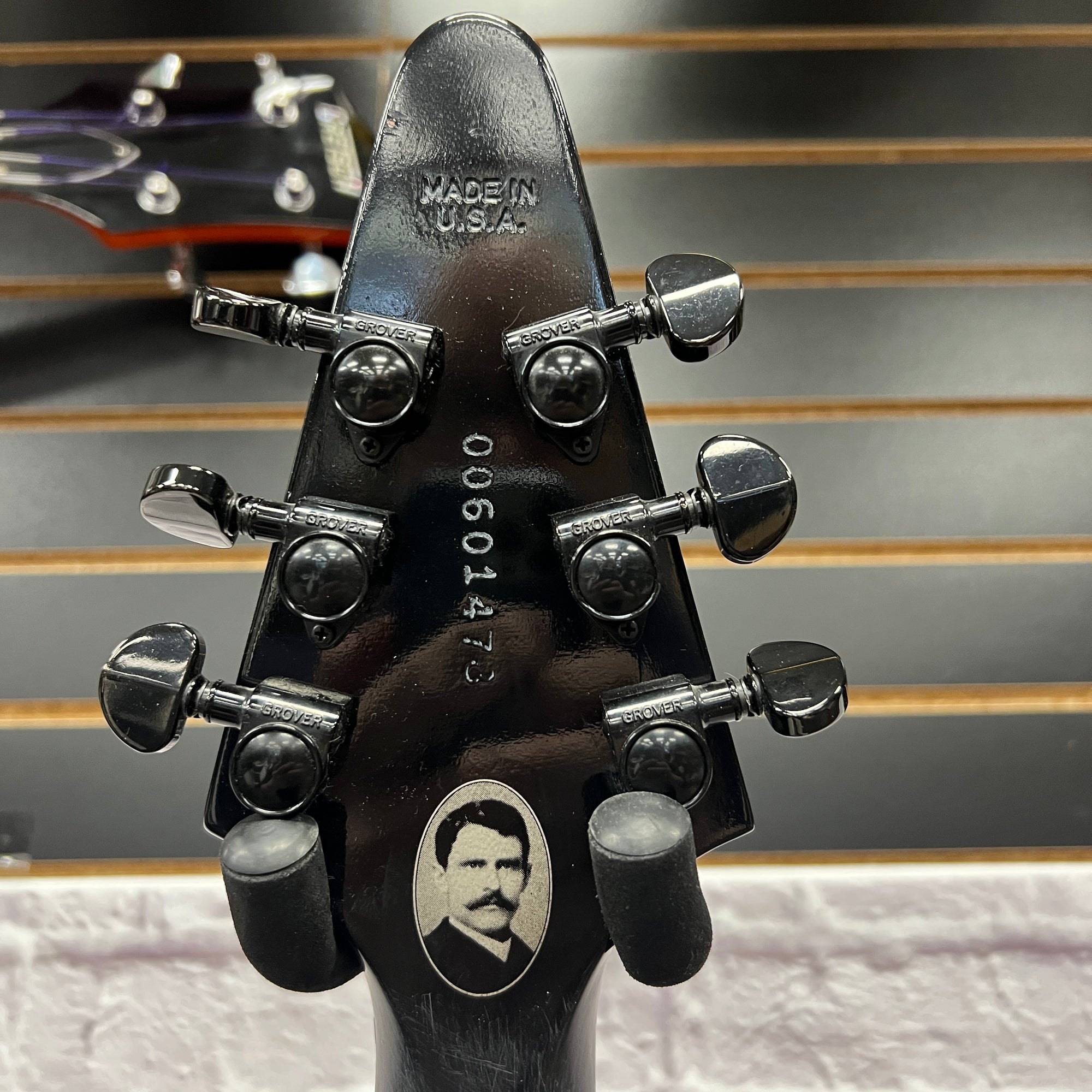 ギター Gibson Gothic flying v 2001 Gibson Gothic Flying V Electric Guitar Black Finish