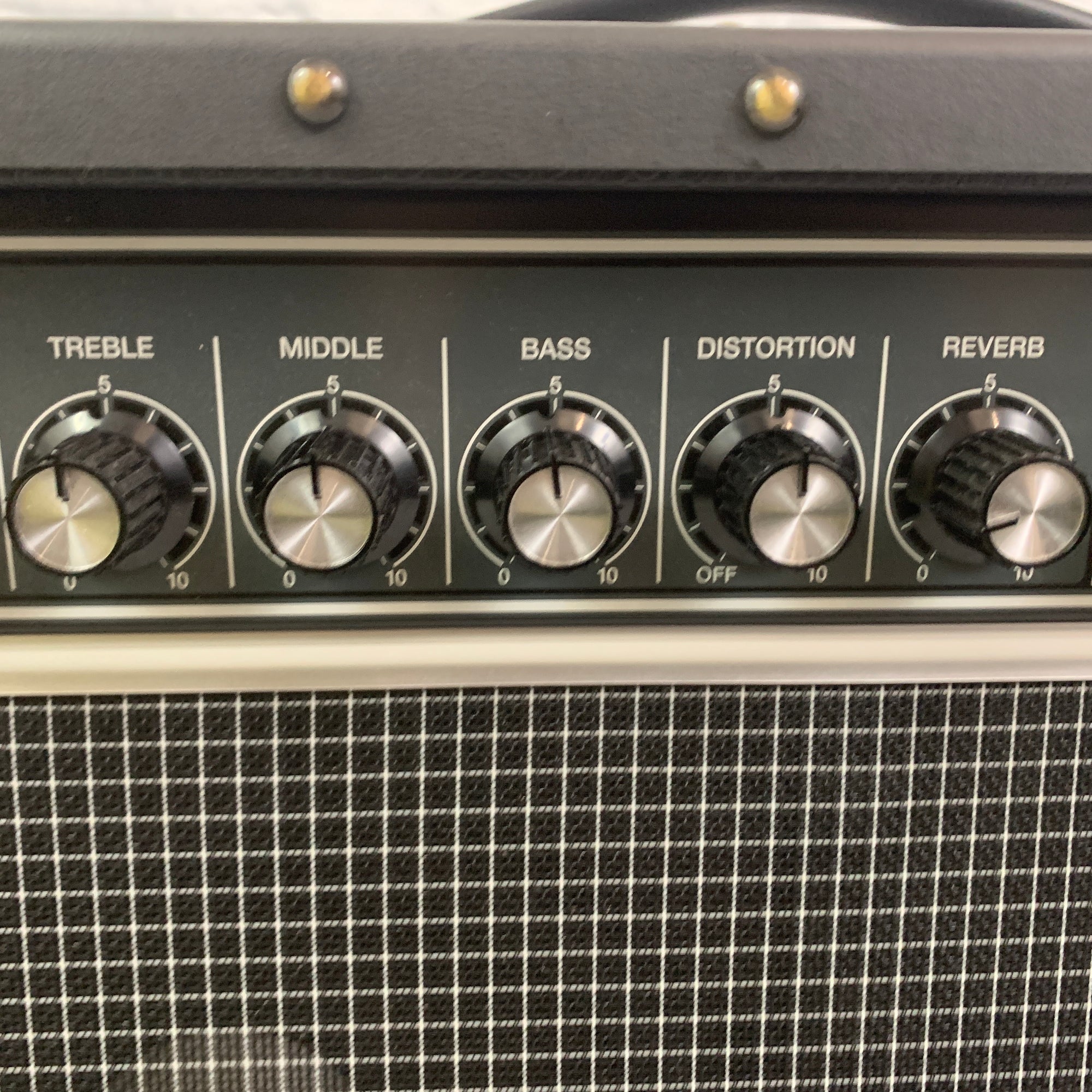Roland JC-40 Jass Chorus 40-Watt 2x10" Guitar Combo Amp