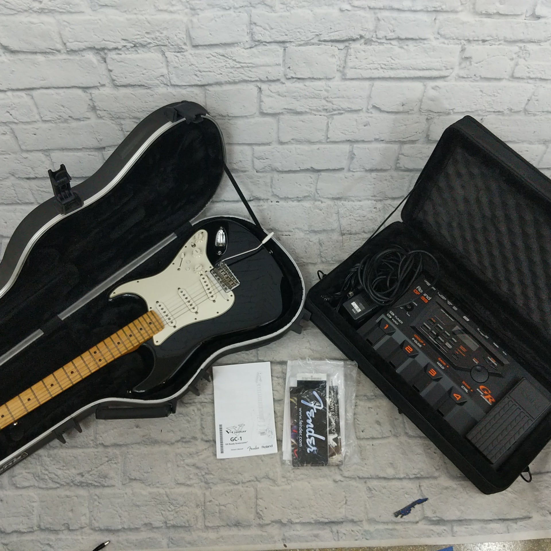 ** Fender Stratocaster with Roland GK pickup 1999 Black MIM w SKB Case