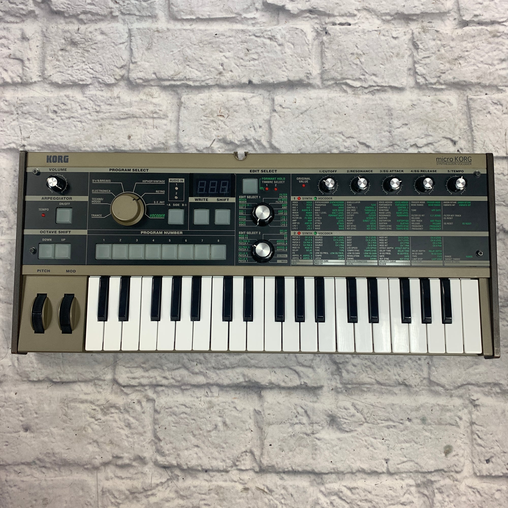 Korg MicroKorg Synthesizer with Gator Bag - Evolution Music