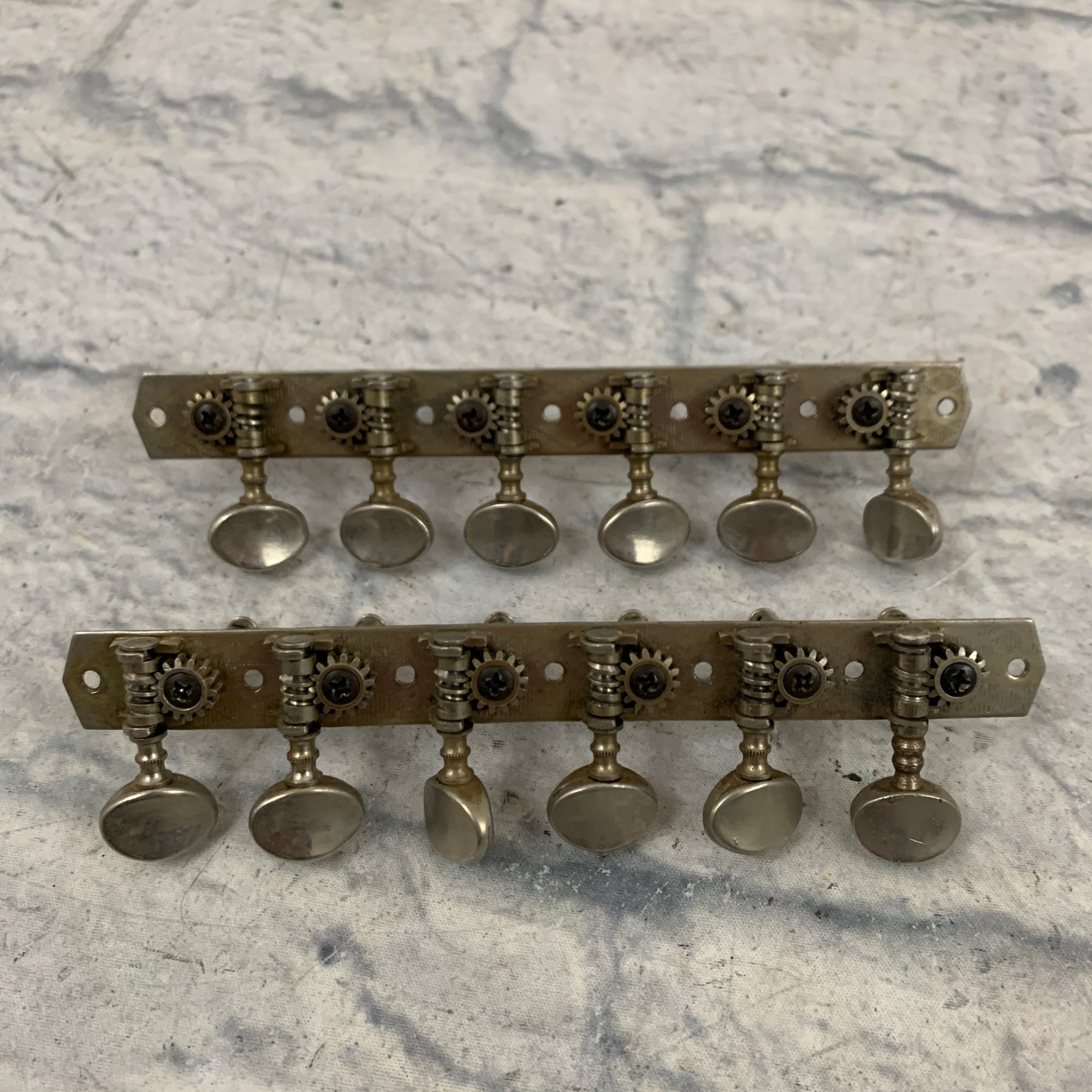 Unknown 12-String Tuners