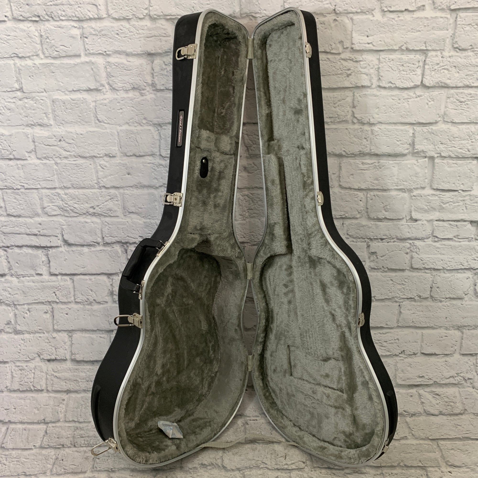 Road Runner Hardshell Dreadnaught Acoustic Guitar Hard Case