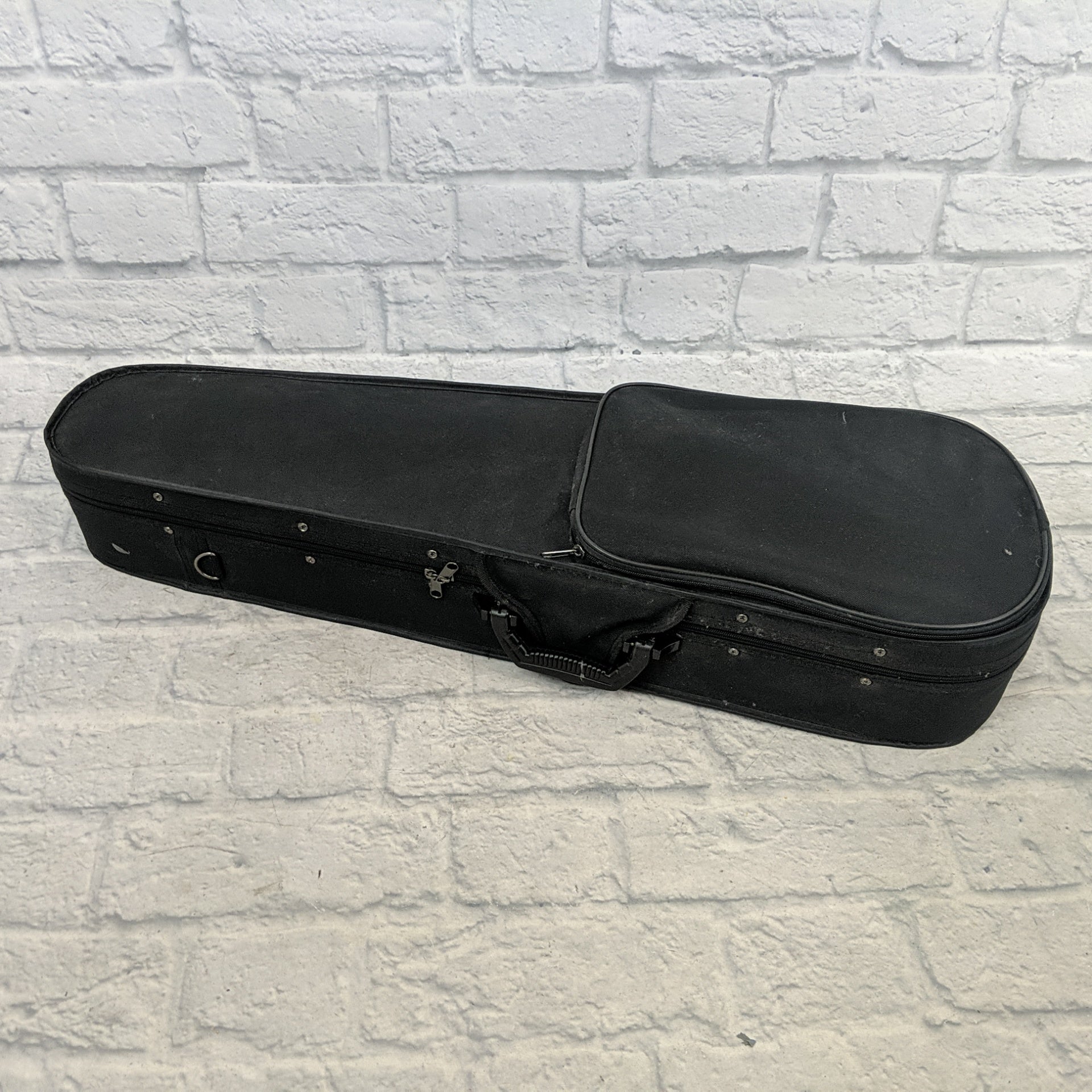 Palatino VN-350 4/4 Violin with Black Case and Fishman Tuner