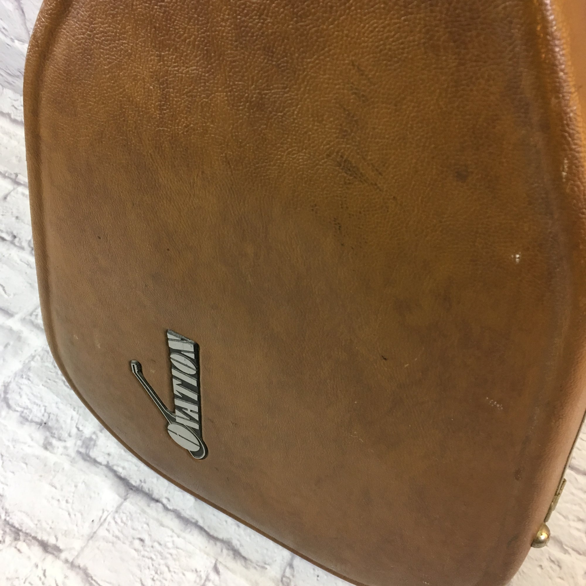 Ovation Deep Bowl Hardshell Case no handle