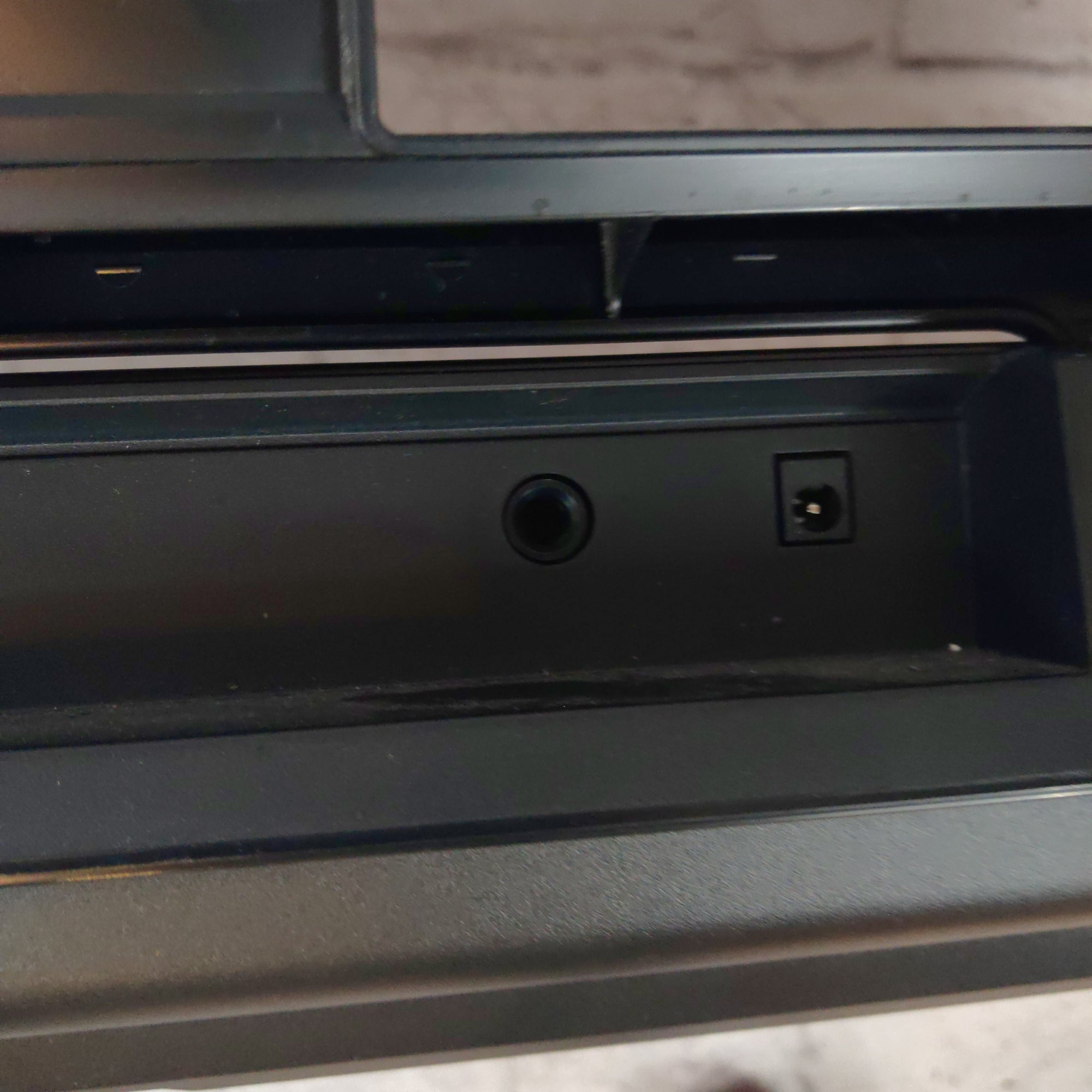 Yamaha 61-key Digital Keyboard w/ power supply