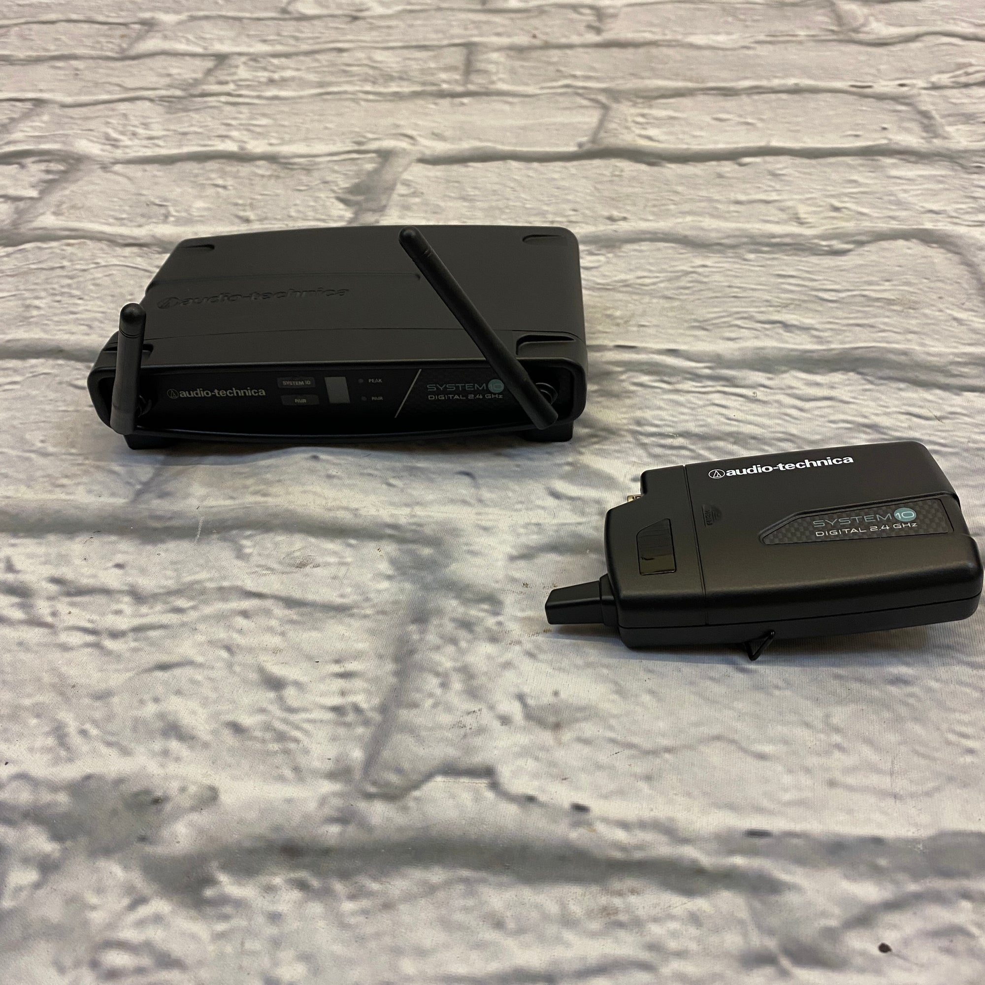 Audio Technica System 10 ATW-1101/H Wireless Microphone System