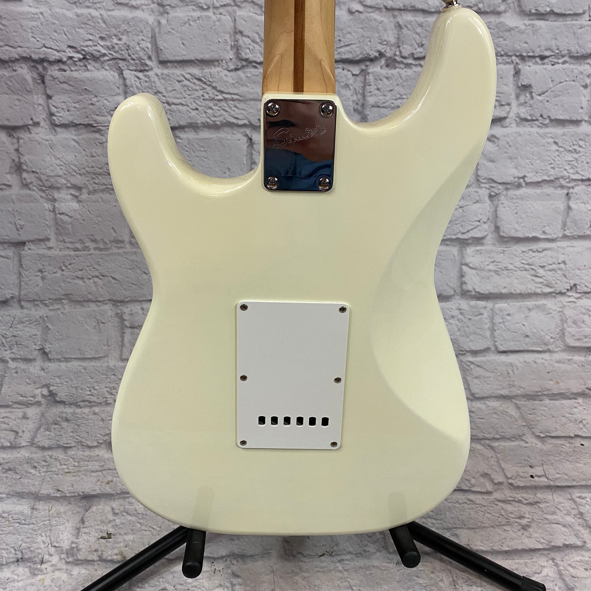 Fender Affinity Series Stratocaster Electric Guitar - White