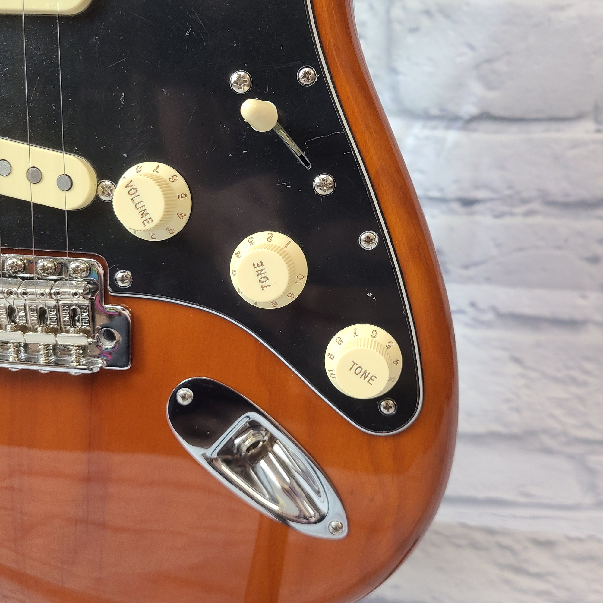 Fender Vintera '70s Stratocaster Electric Guitar, Maple Fingerboard