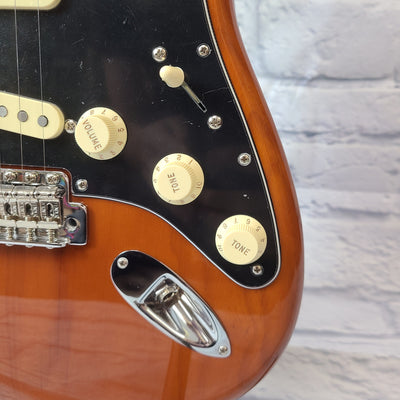 Fender Vintera '70s Stratocaster Electric Guitar, Maple Fingerboard