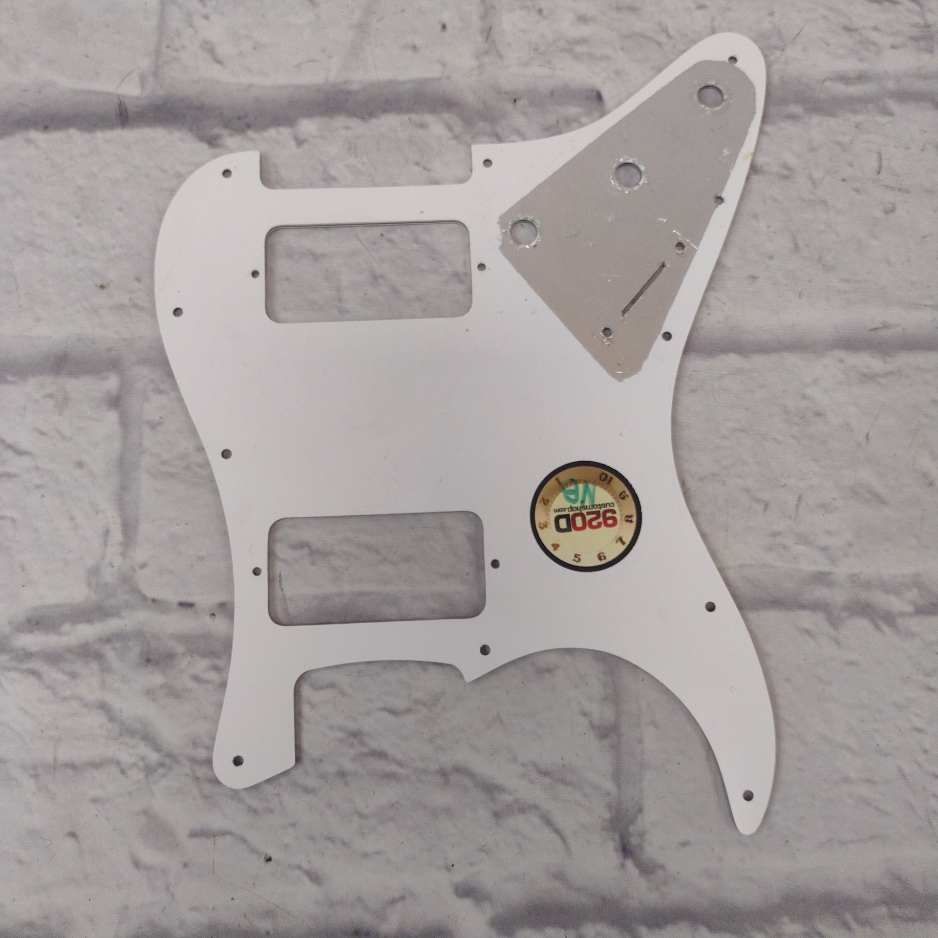 Unknown Stratocaster Pickguard 920D