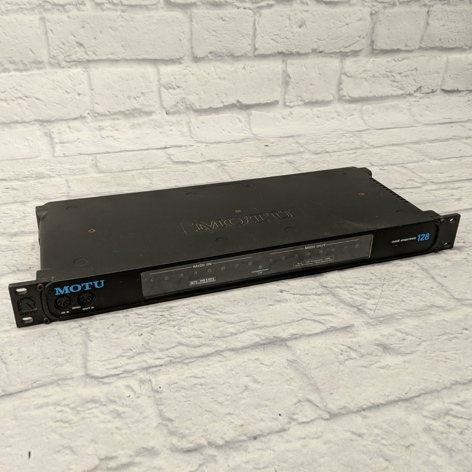 Motu MIDI Express 128 - Evolution Music