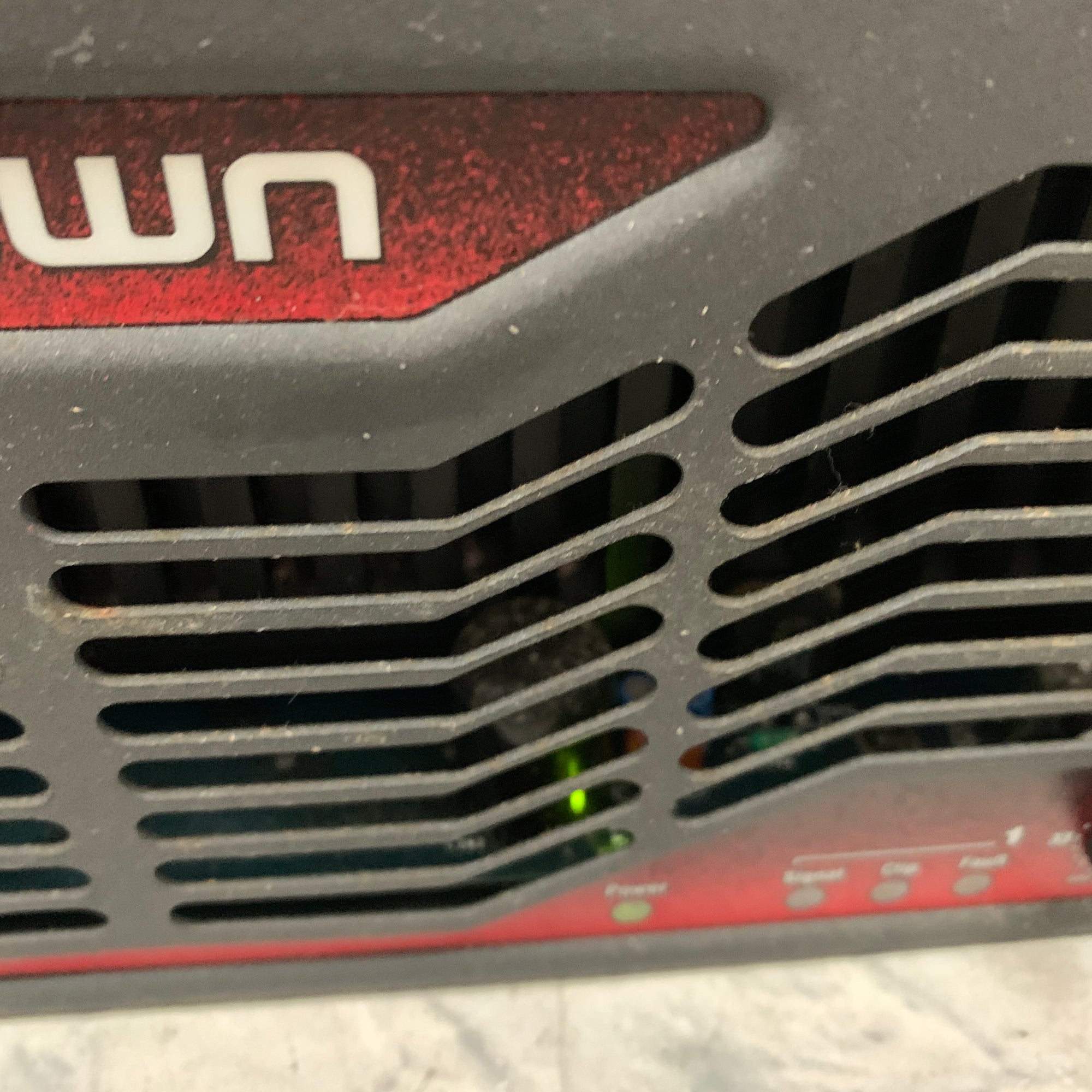 Crown CE-1000 Rackmount Power Amplifier