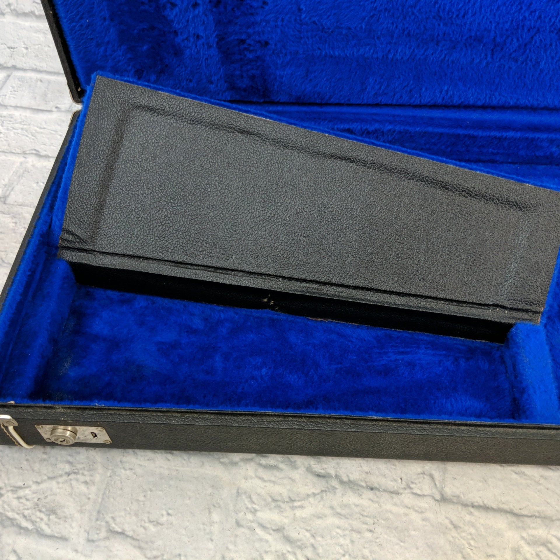 Vintage Electric Guitar Hard Case Blue Interior