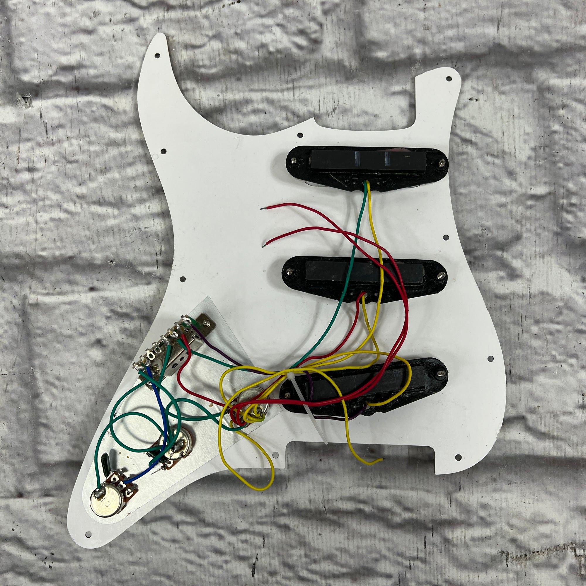 Loaded SSS Strat-Style Pickguard White