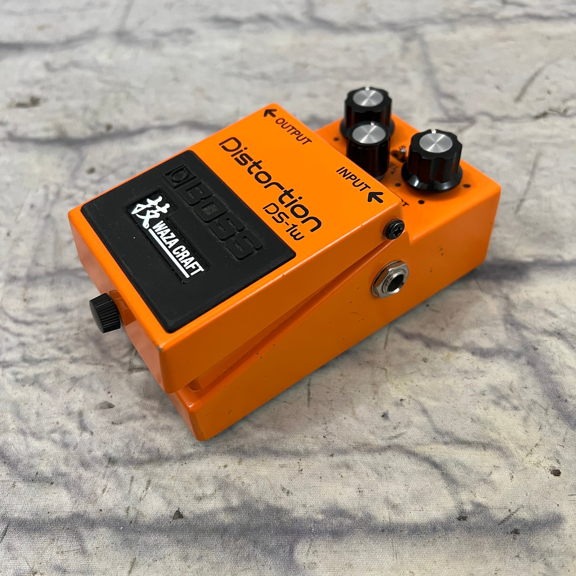 kayo様　BOSS  DS-1 Distortion Amazon.com: Boss DS-1 Distortion Pedal with Patch Cables