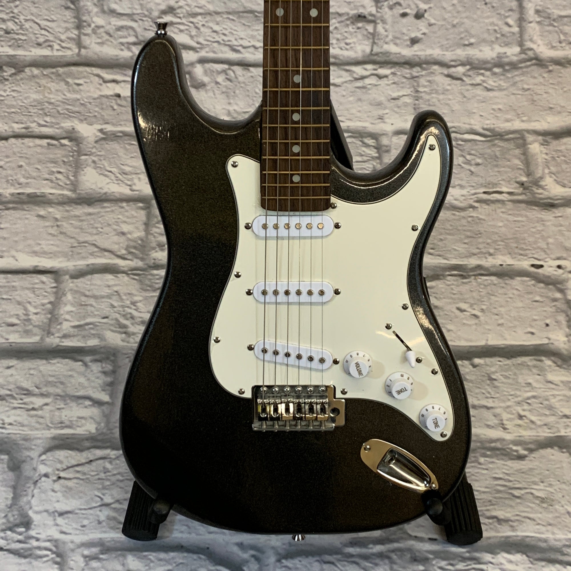 Strat-Style Electric Guitar Silver Sparkle