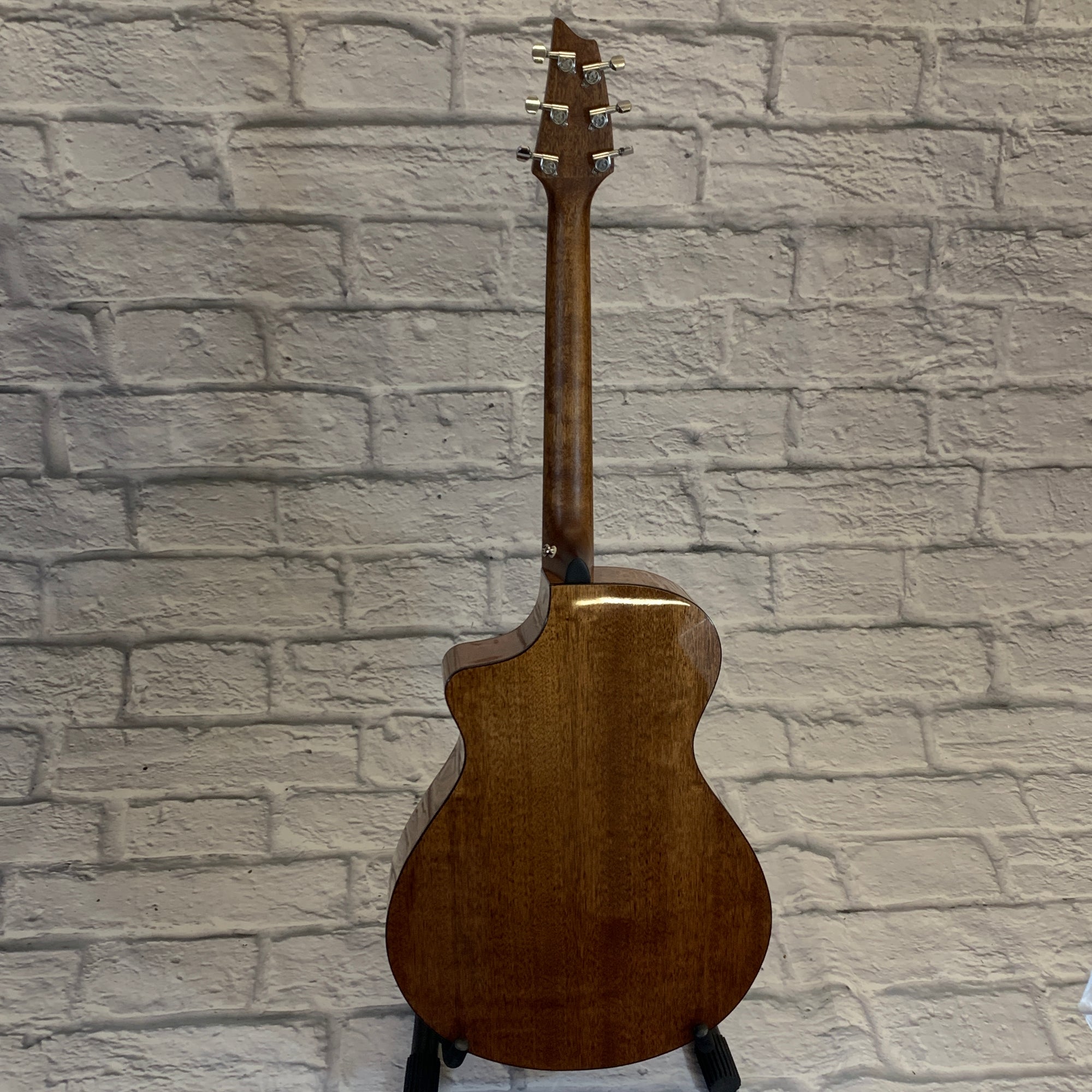 Breedlove Pursuit Concert Acoustic Guitar