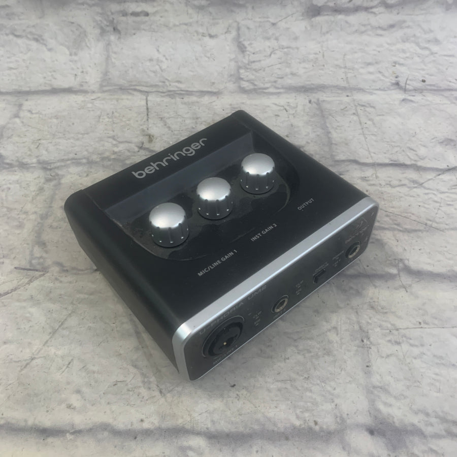 Behringer U-Phoria UM2 Audio Interface