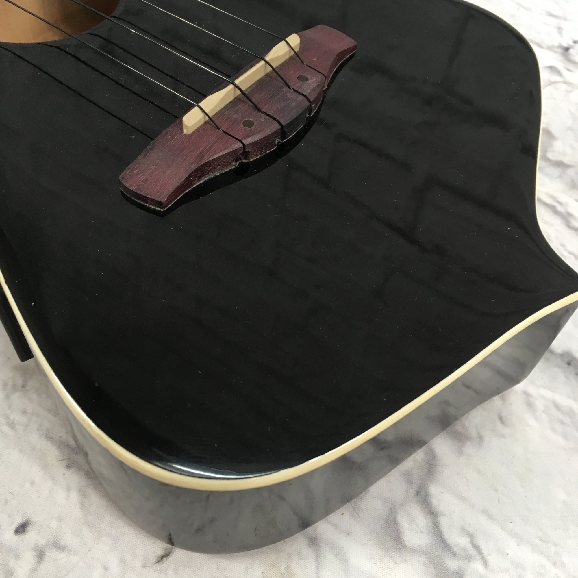 Ibanez UICT10 Iceman Tenor Ukulele