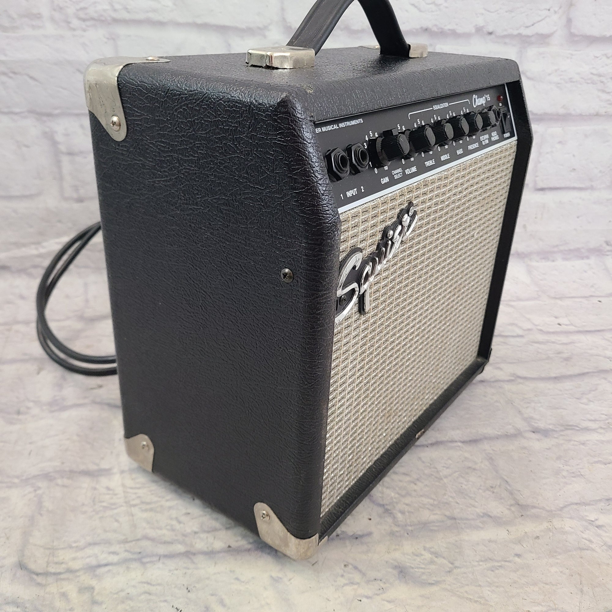 Squier Cha,mp 15 Electric Guitar Guitar Combo Amp