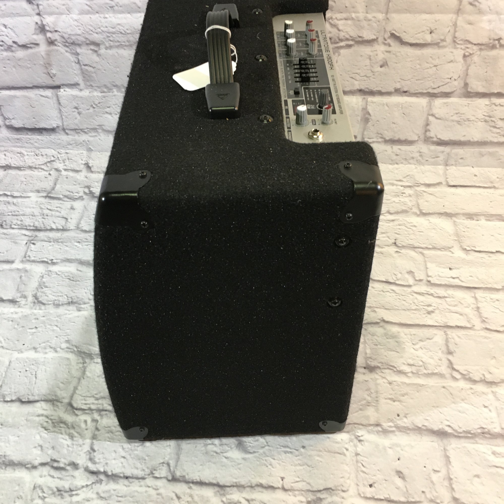 Behringer Ultratone K900FX Keyboard Amp