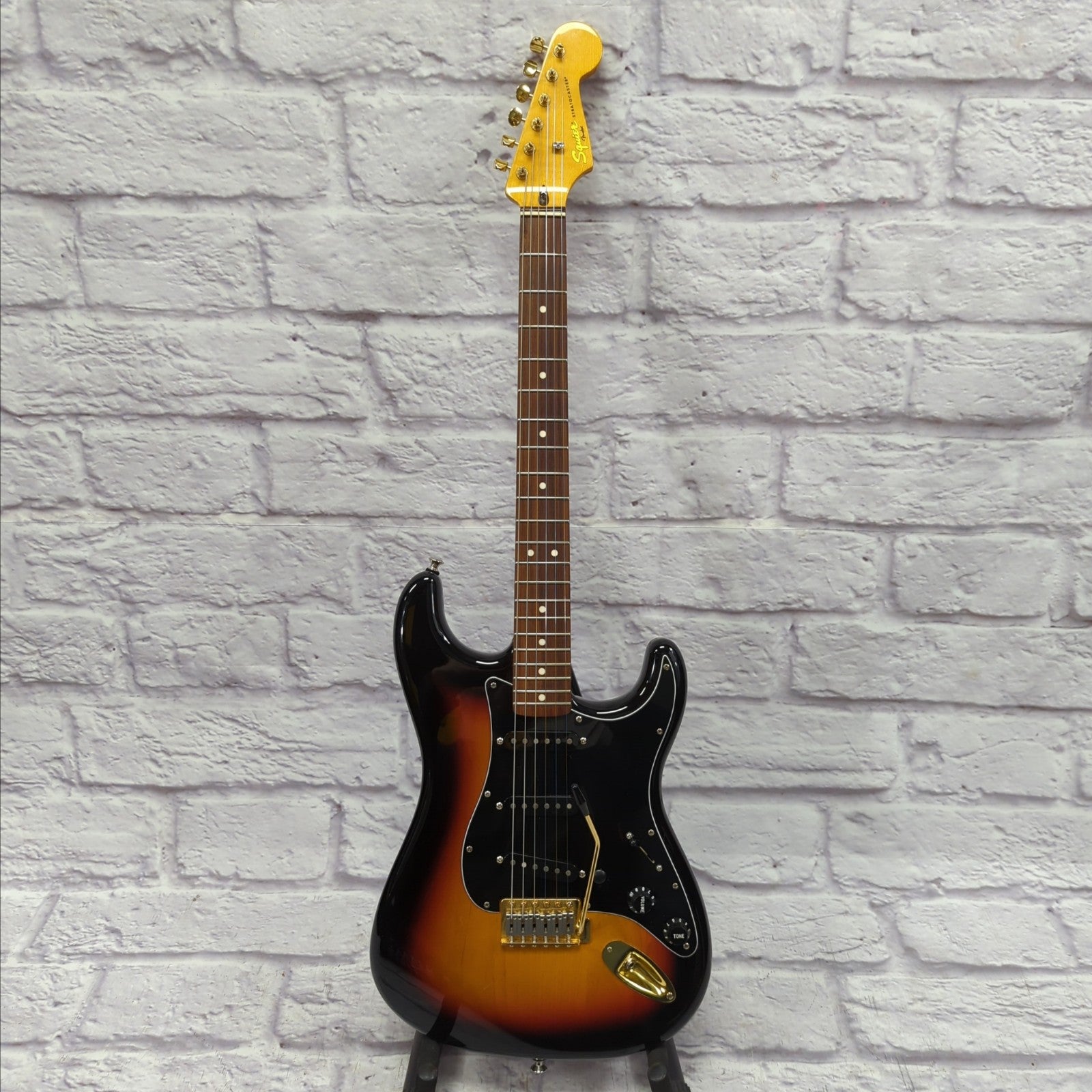 Squier Classic Vibe 60s Stratocaster Electric Guitar with Stainless Steel Frets