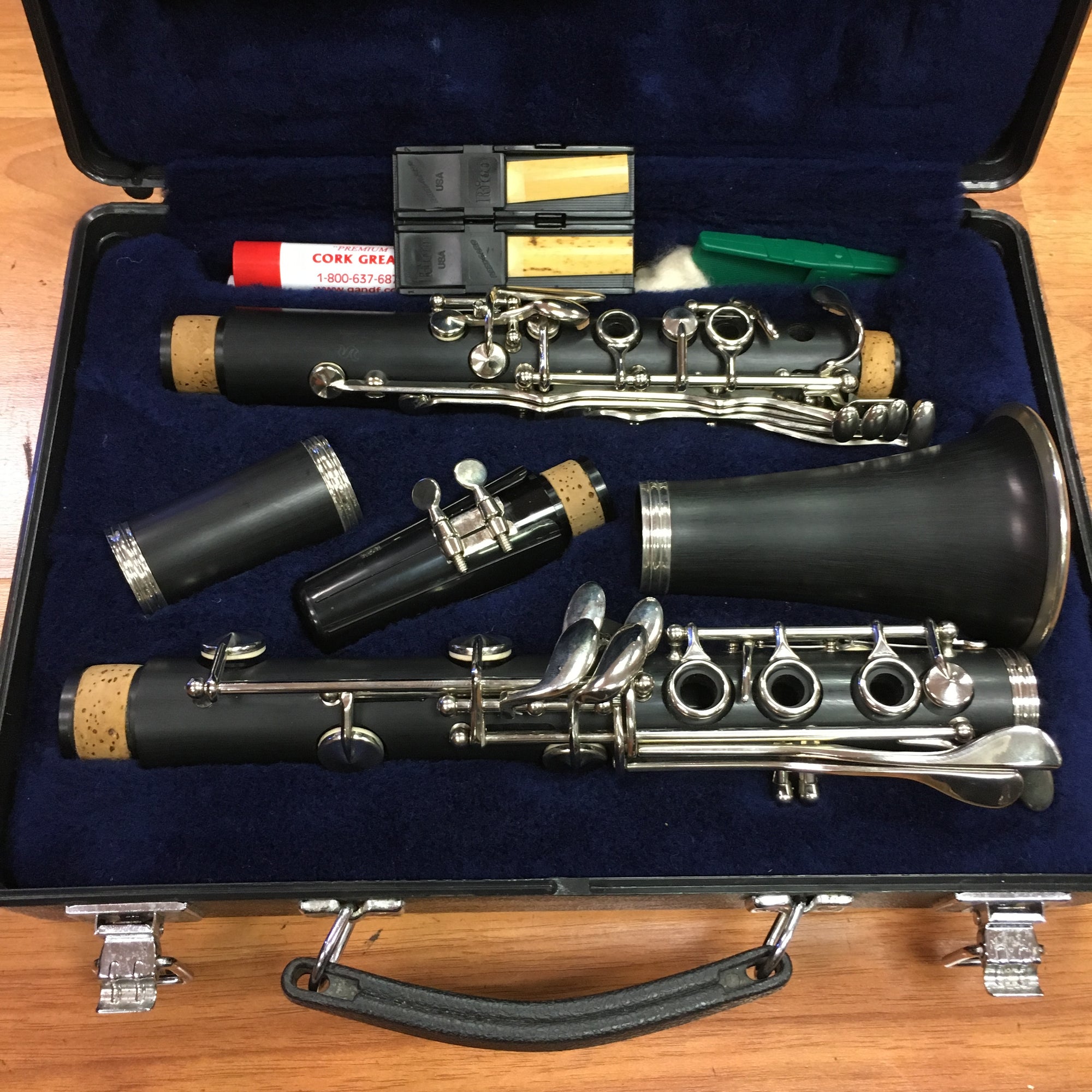 Selmer USA 1400 Clarinet With Case