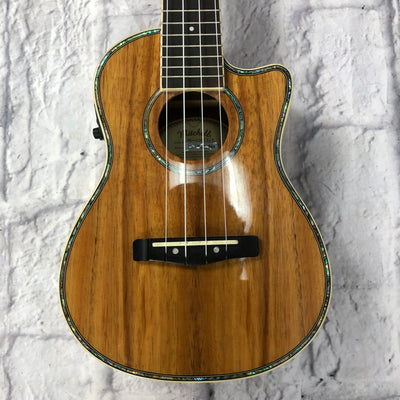 Mitchell MU-100CE/N Ukulele