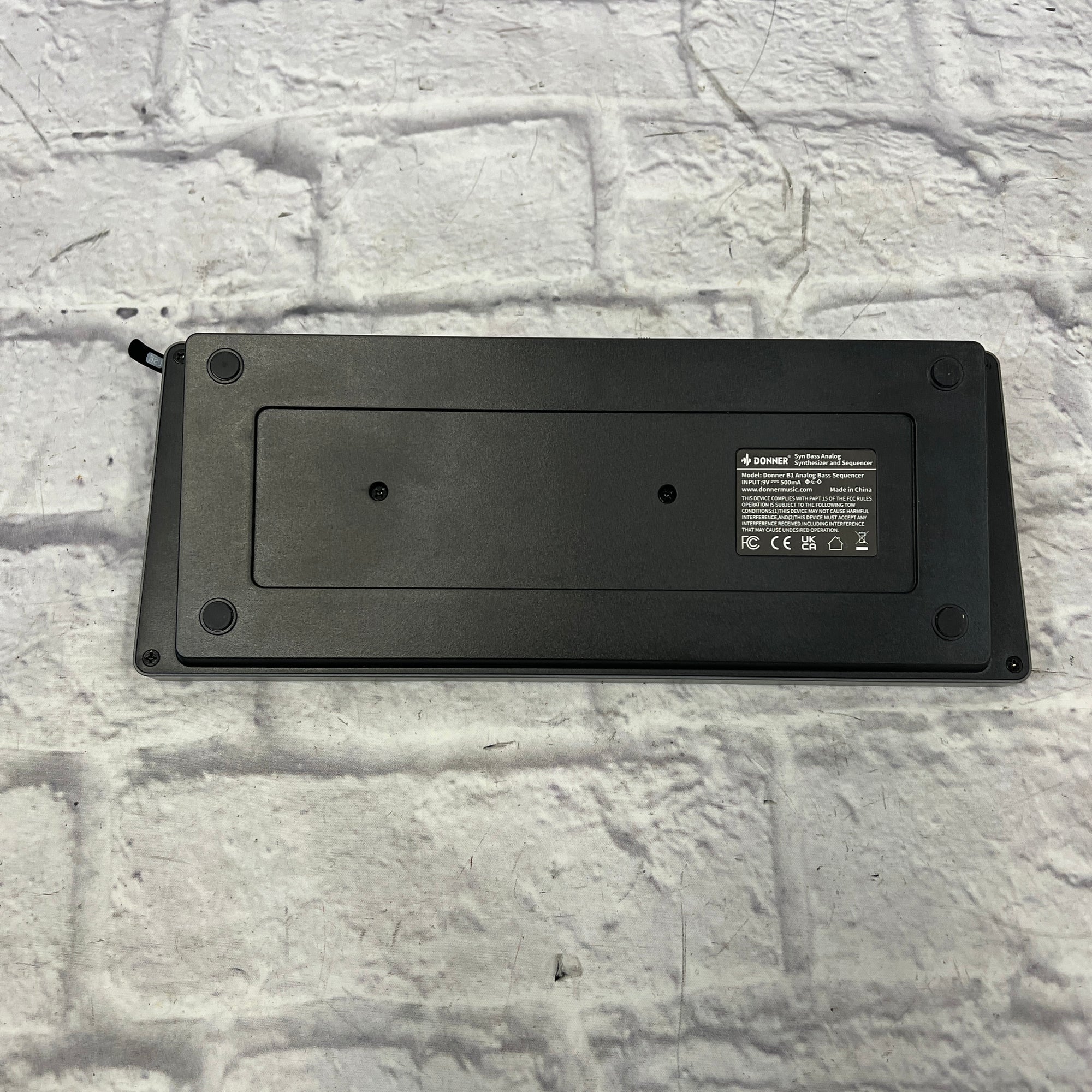 Donner B1 Analog Bass Synthesizer