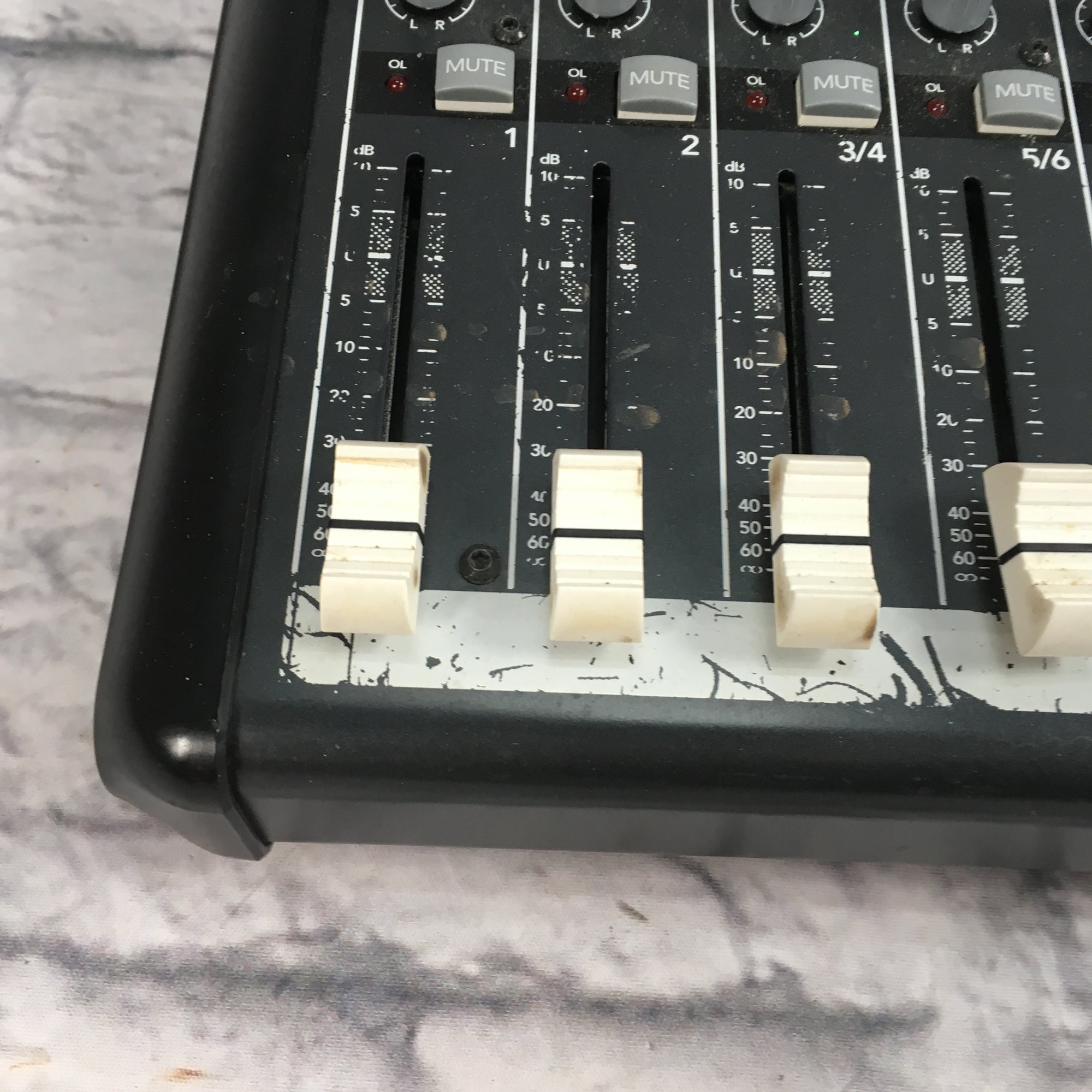 Mackie PROFX8 Professional Mic/Line Mixer with FX