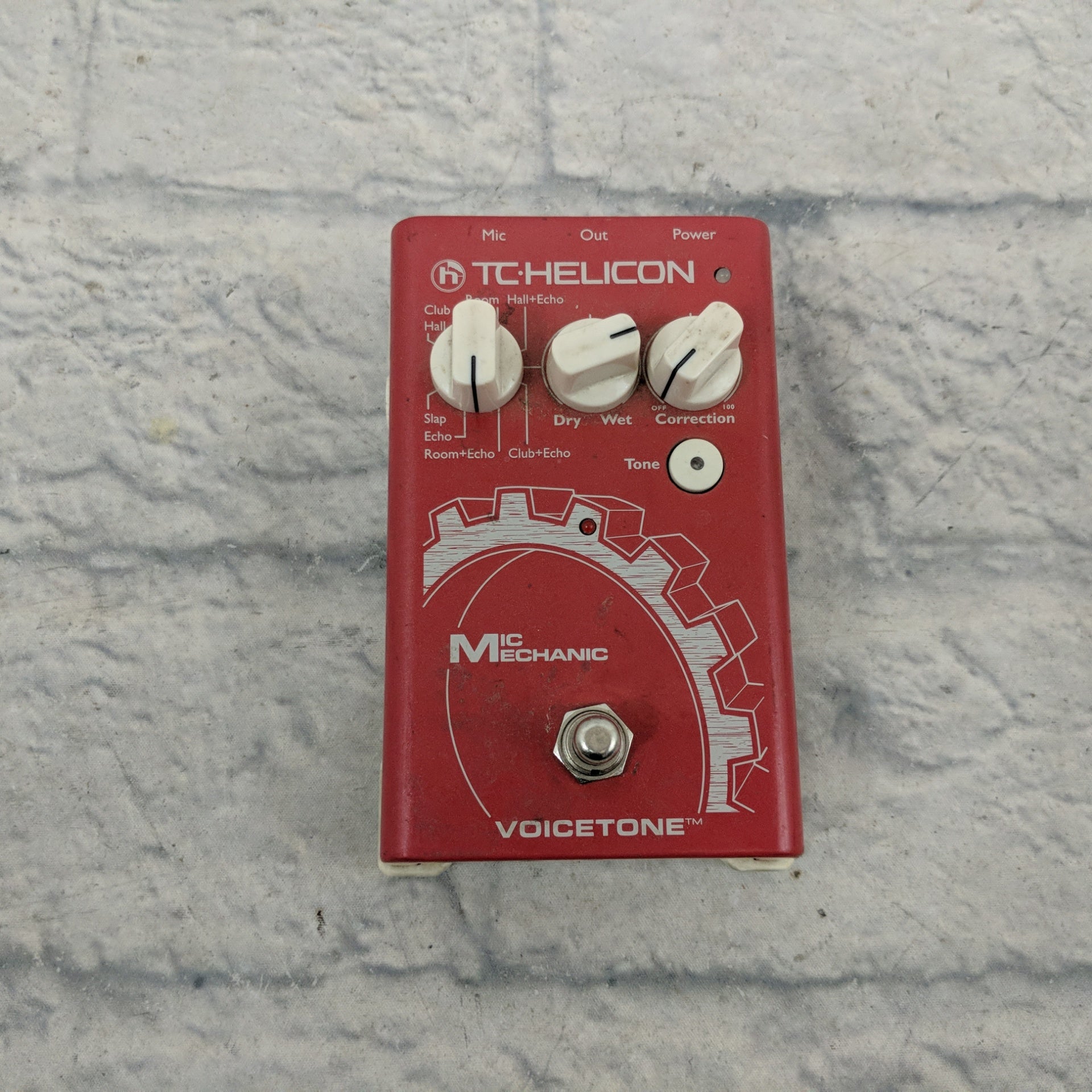 TC Helicon Voicetone Mic Mechanic Vocal Pedal