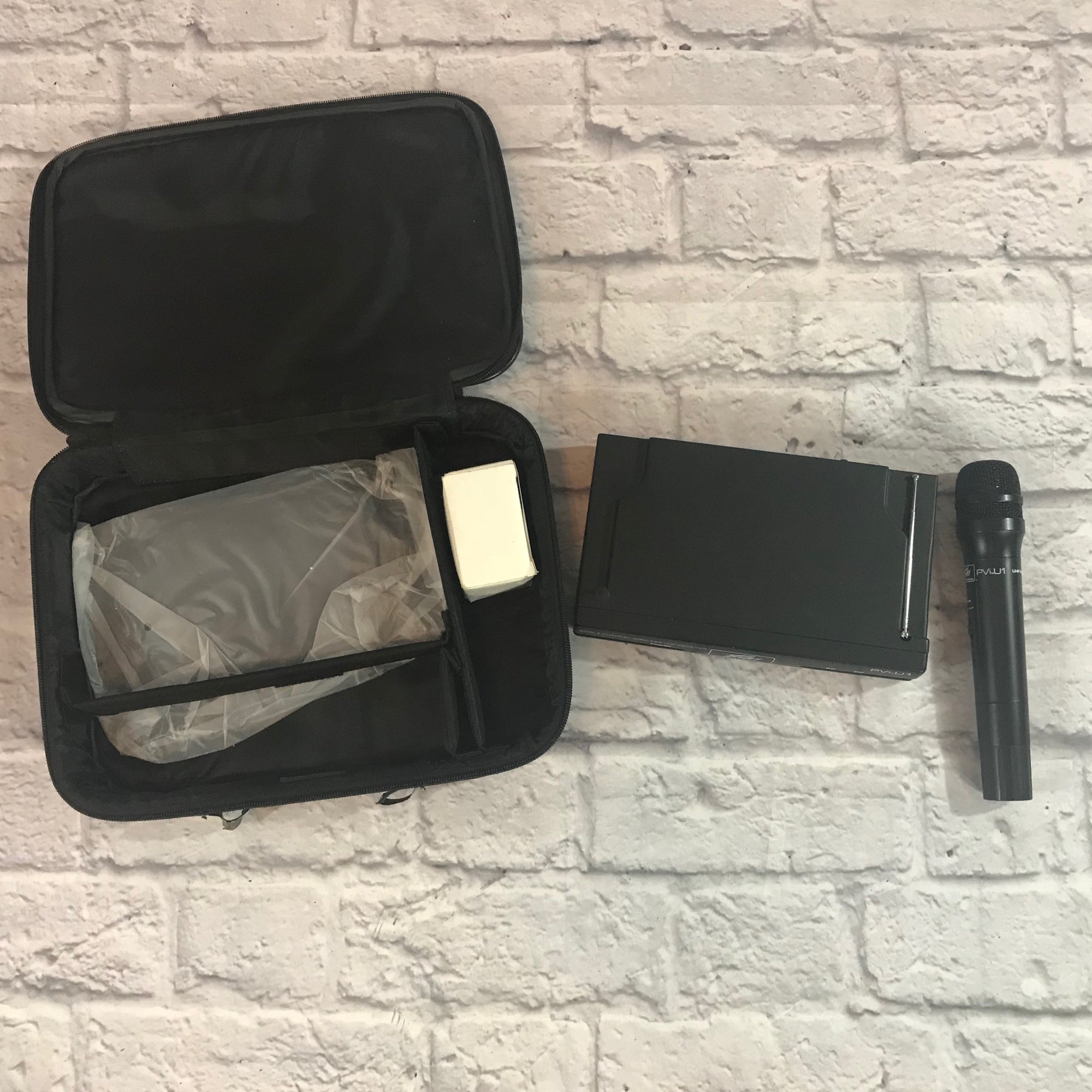 Peavey PVi U1 Wireless Microphone System
