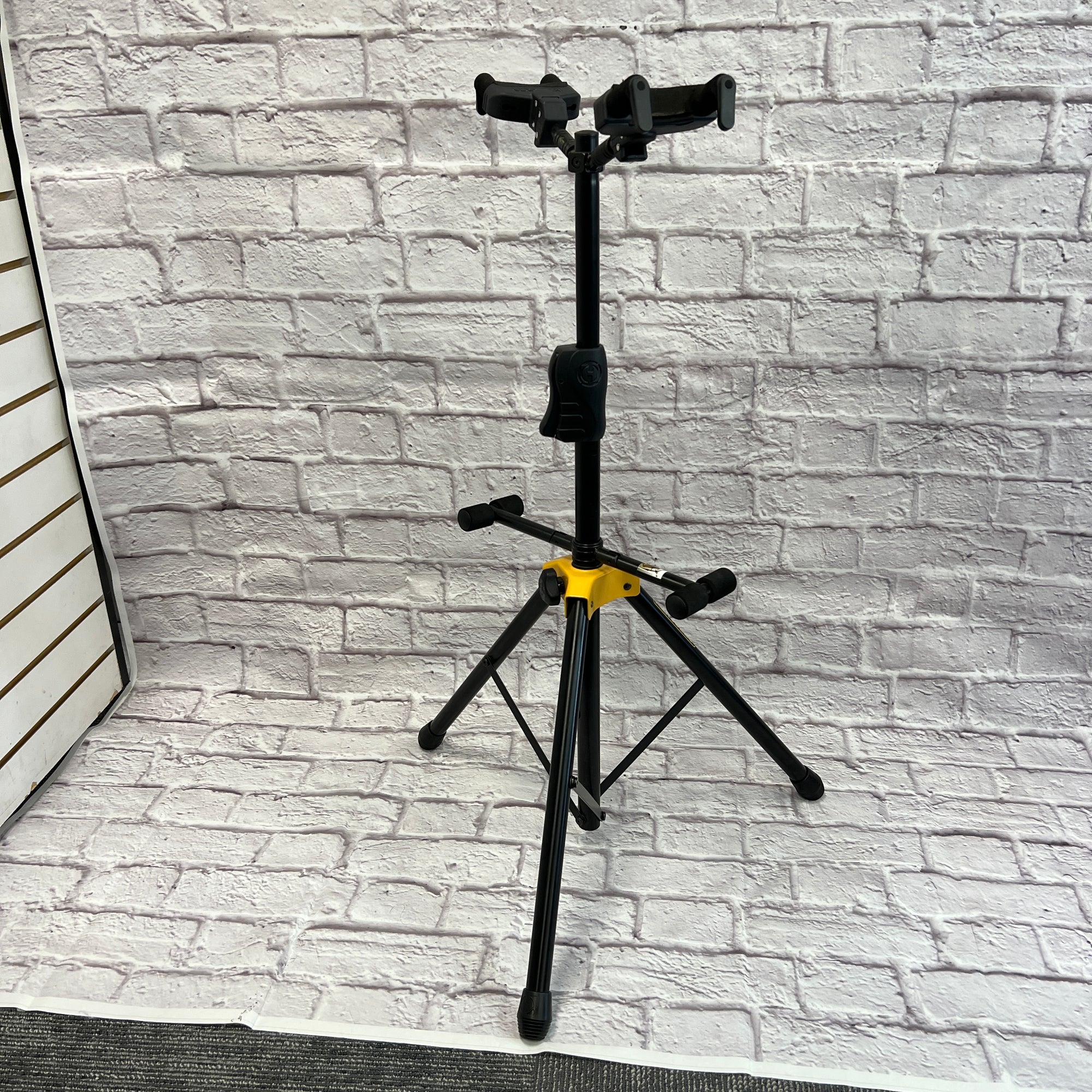 Hercules Dual Guitar Stand