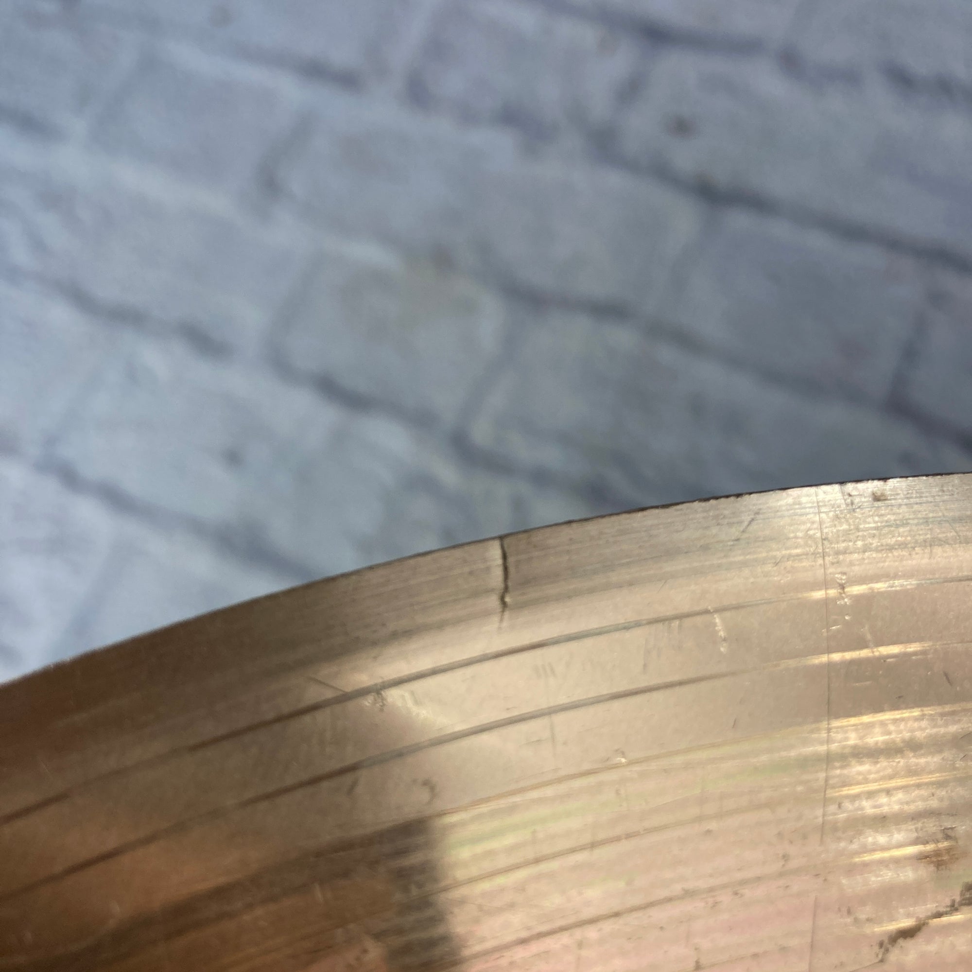 Sabian B8 16 Thin Crash Cymbal (cracked)