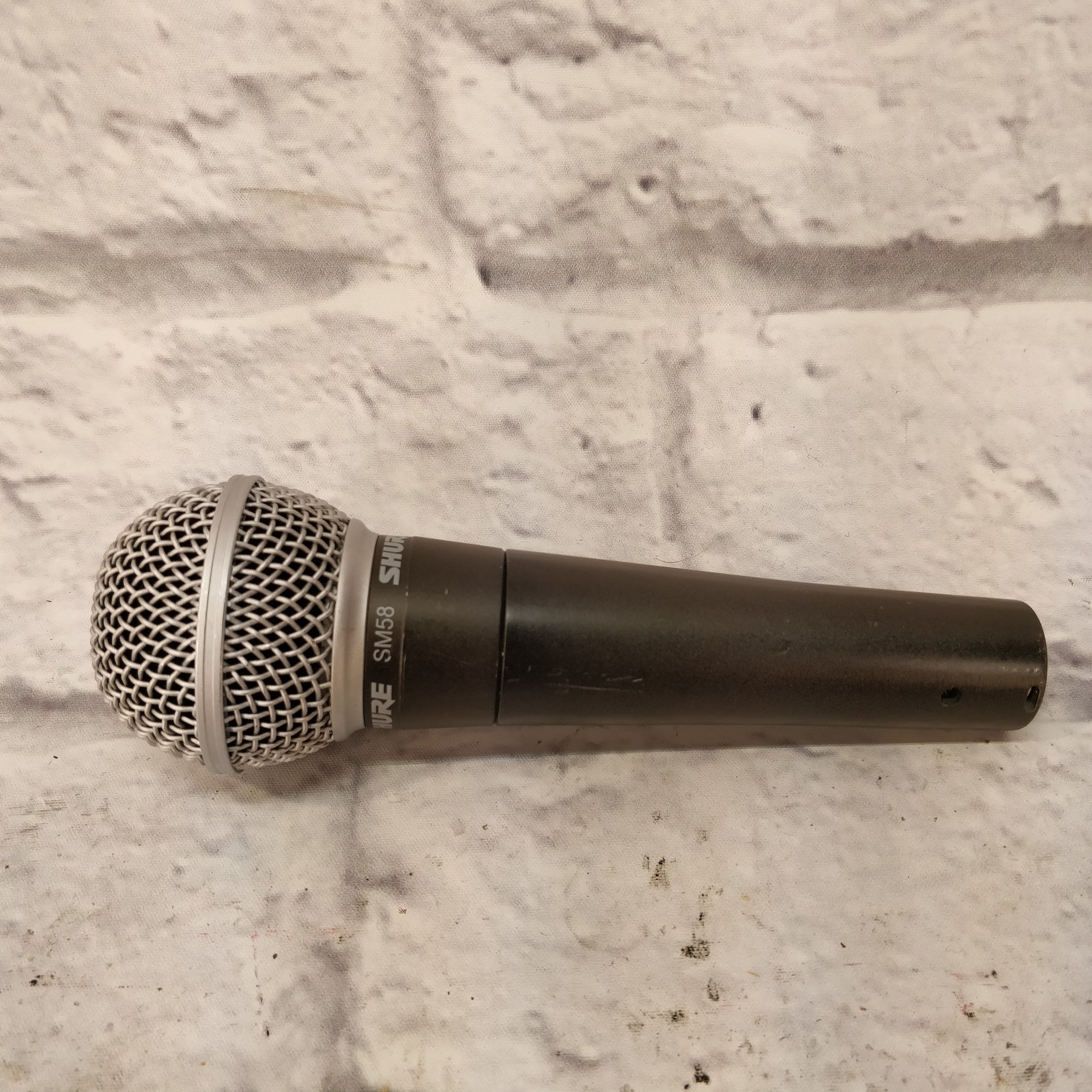 Shure SM58 Dynamic Microphone
