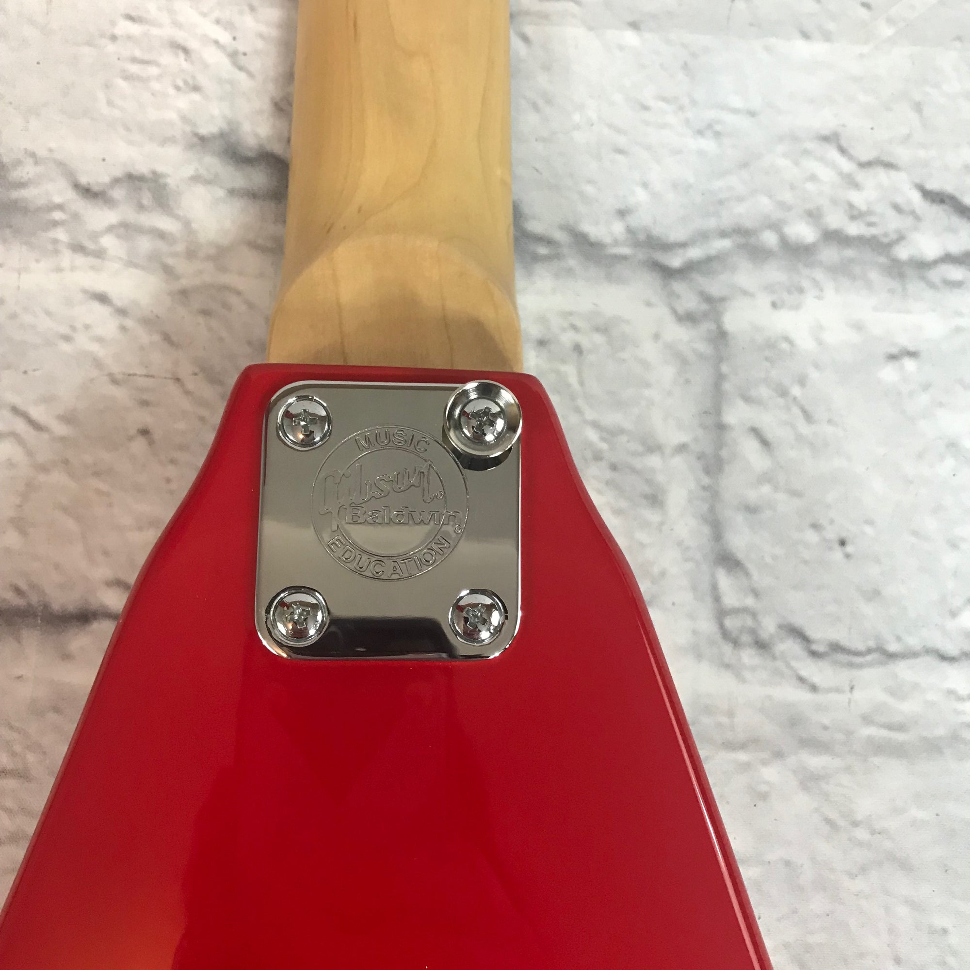 Maestro by Gibson Roadie Mini Flying V with Amp, Bag, and accessories