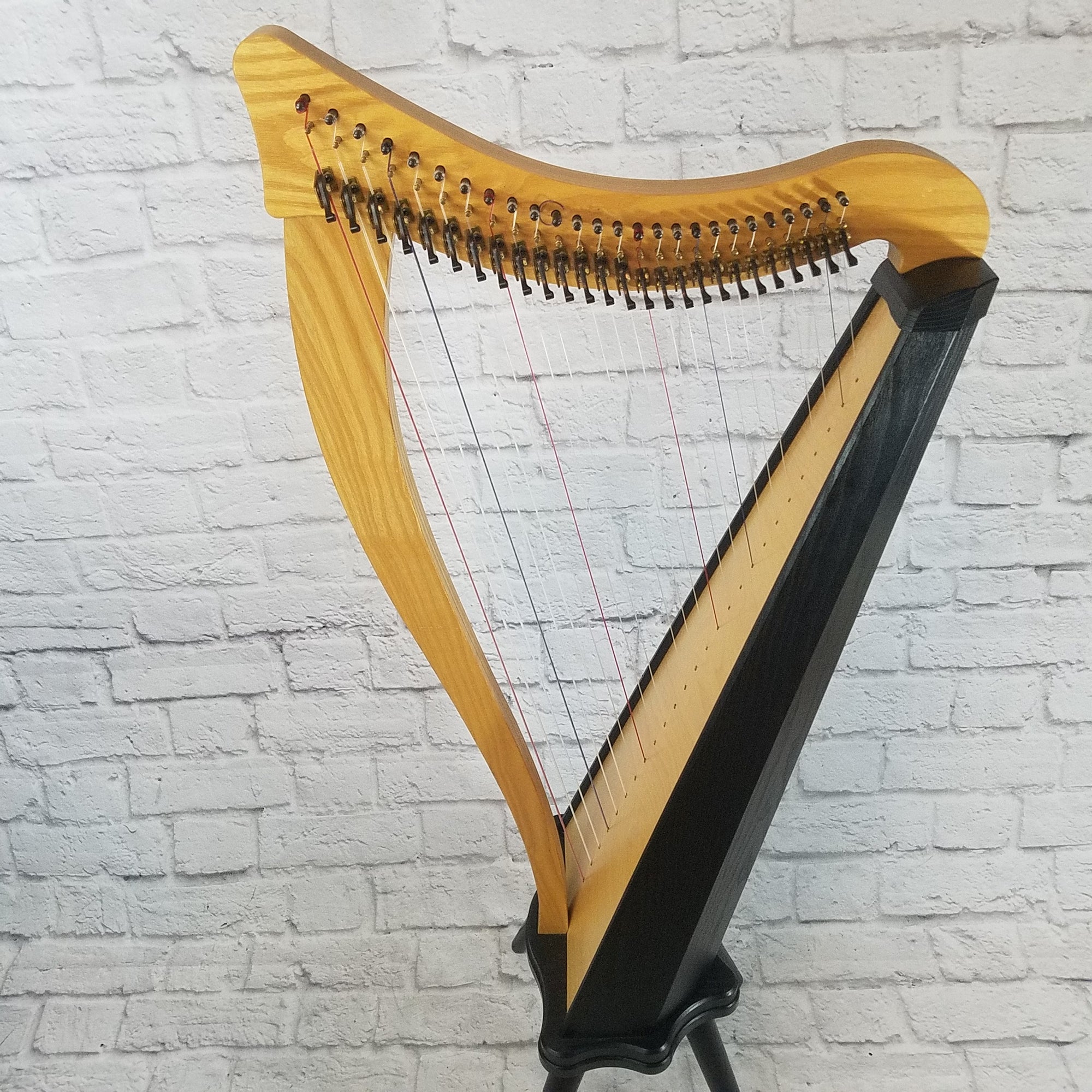 Dusty Strings Ravenna 26 Harp With Full Levers, Case and Stand