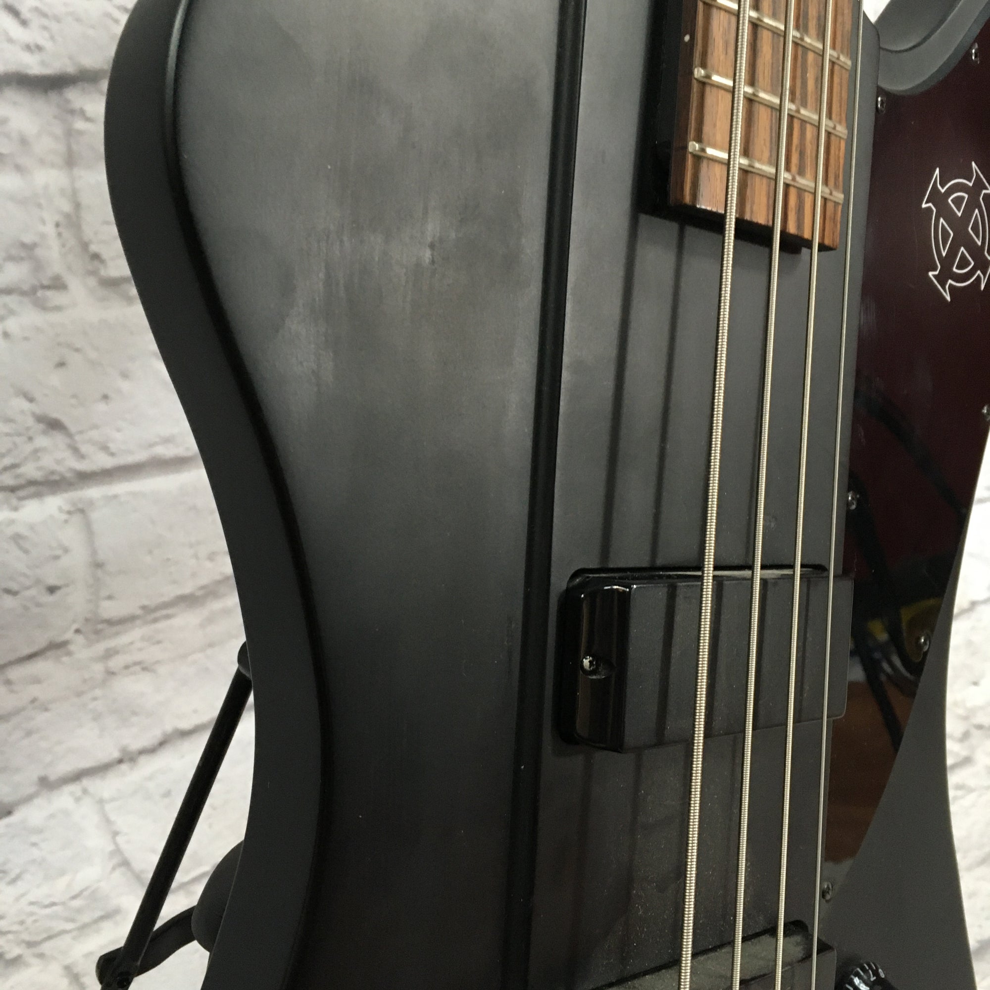 Epiphone Goth Thunderbird IV - Pitch Black | Sweetwater