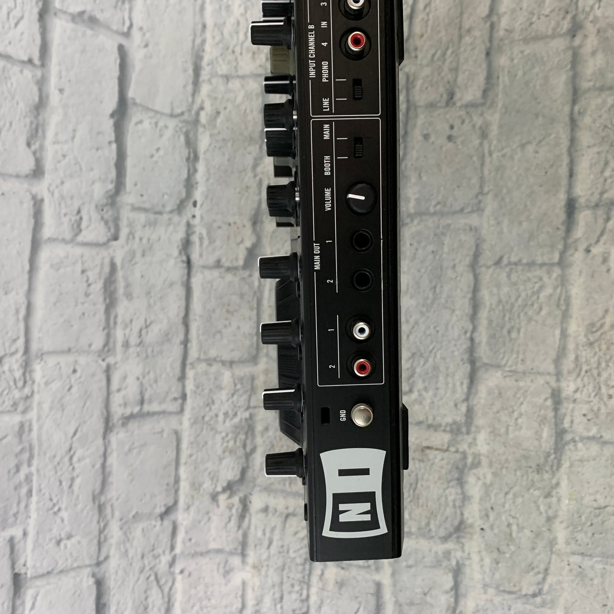 Native Instruments Traktor Kontrol S4 MK2 DJ Controller with