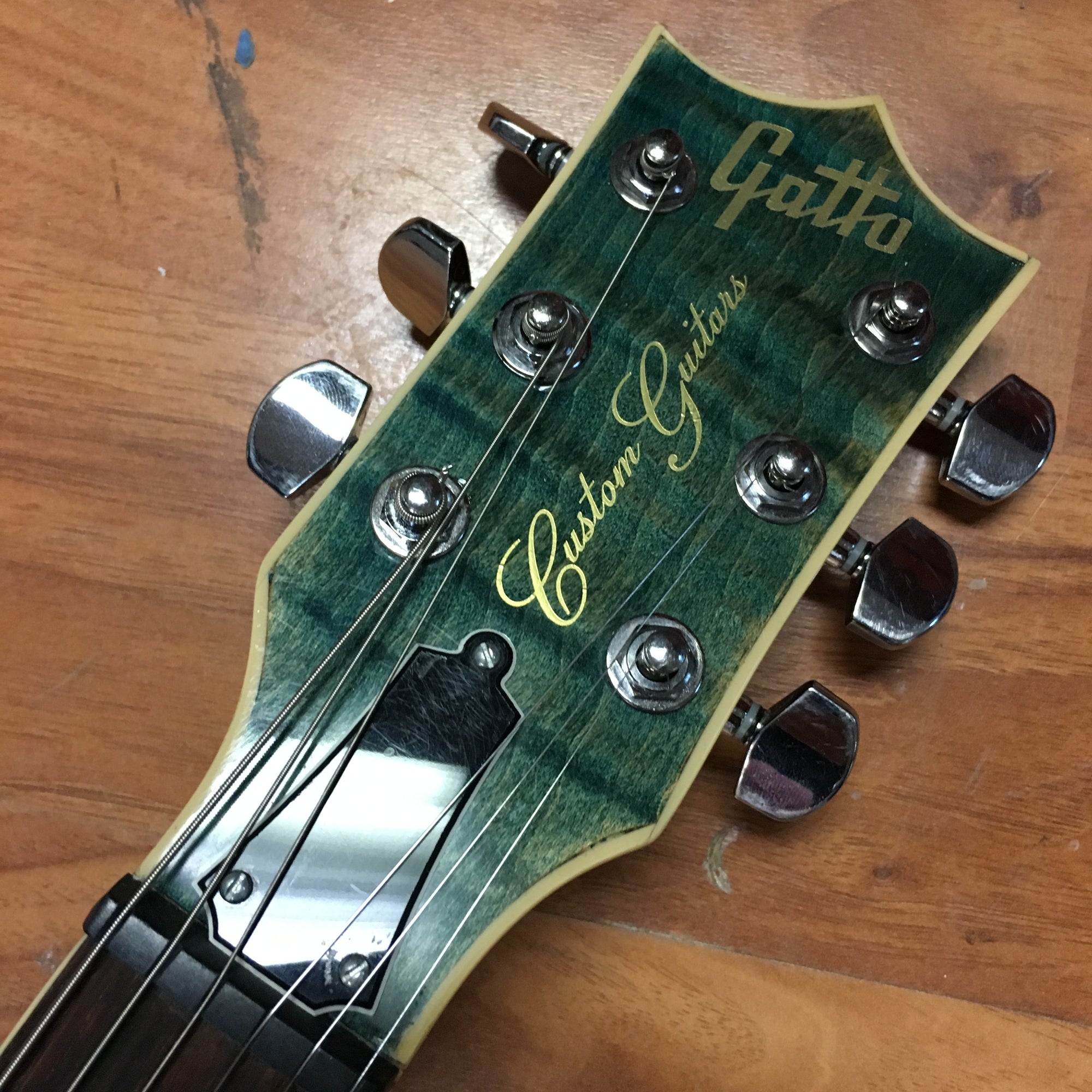 ** Gatto Thinline Semi-Hollow Electric Guitar w/ Case