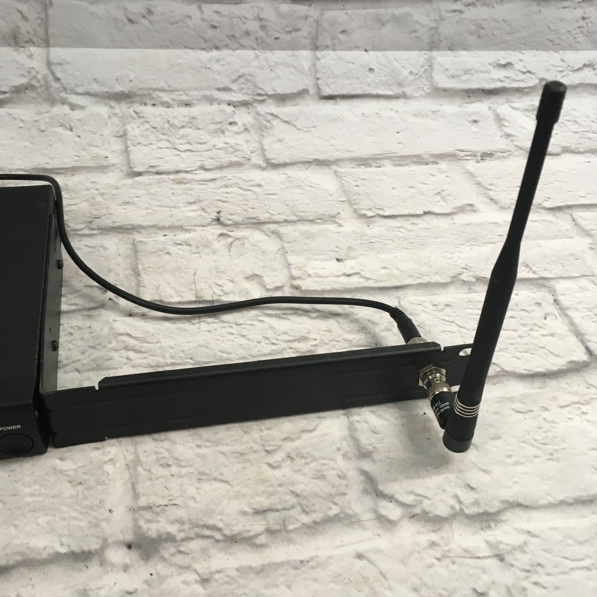 Shure UC4UA Wireless Microphone Outfit