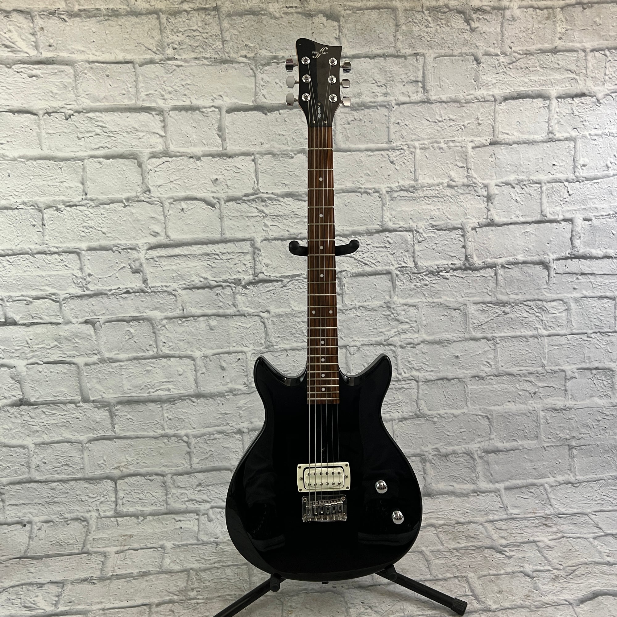 First Act ME4002 Electric Guitar